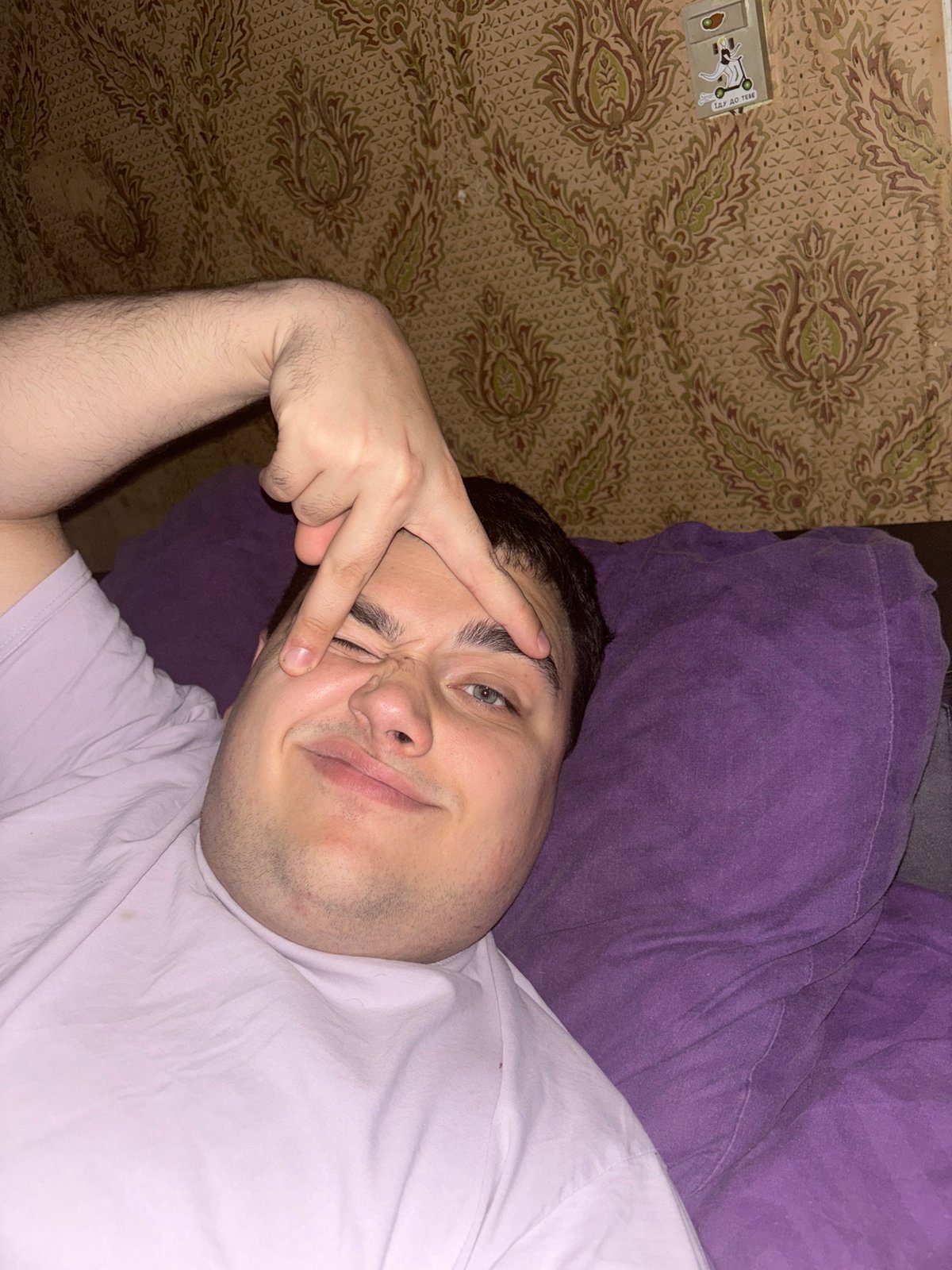 Late-night bedroom self-portrait session, expressions and idle moments