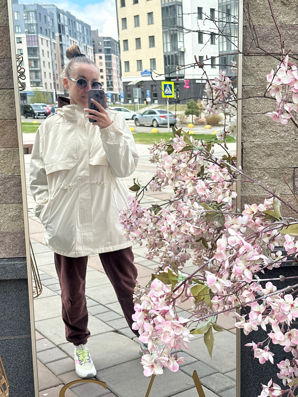 Early morning casual moments captured around Krasnoyarsk bakery