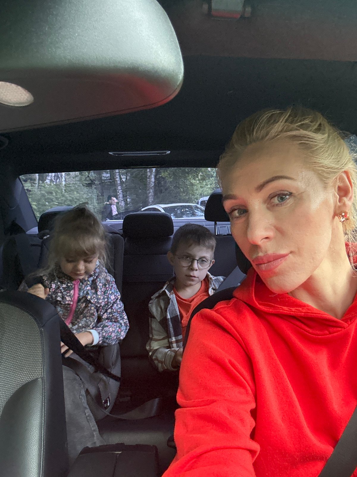 Car ride selfies and playful moments in Saint Petersburg