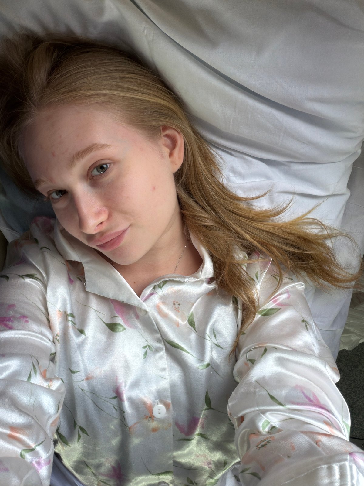 Morning rest captured in Russian train compartment