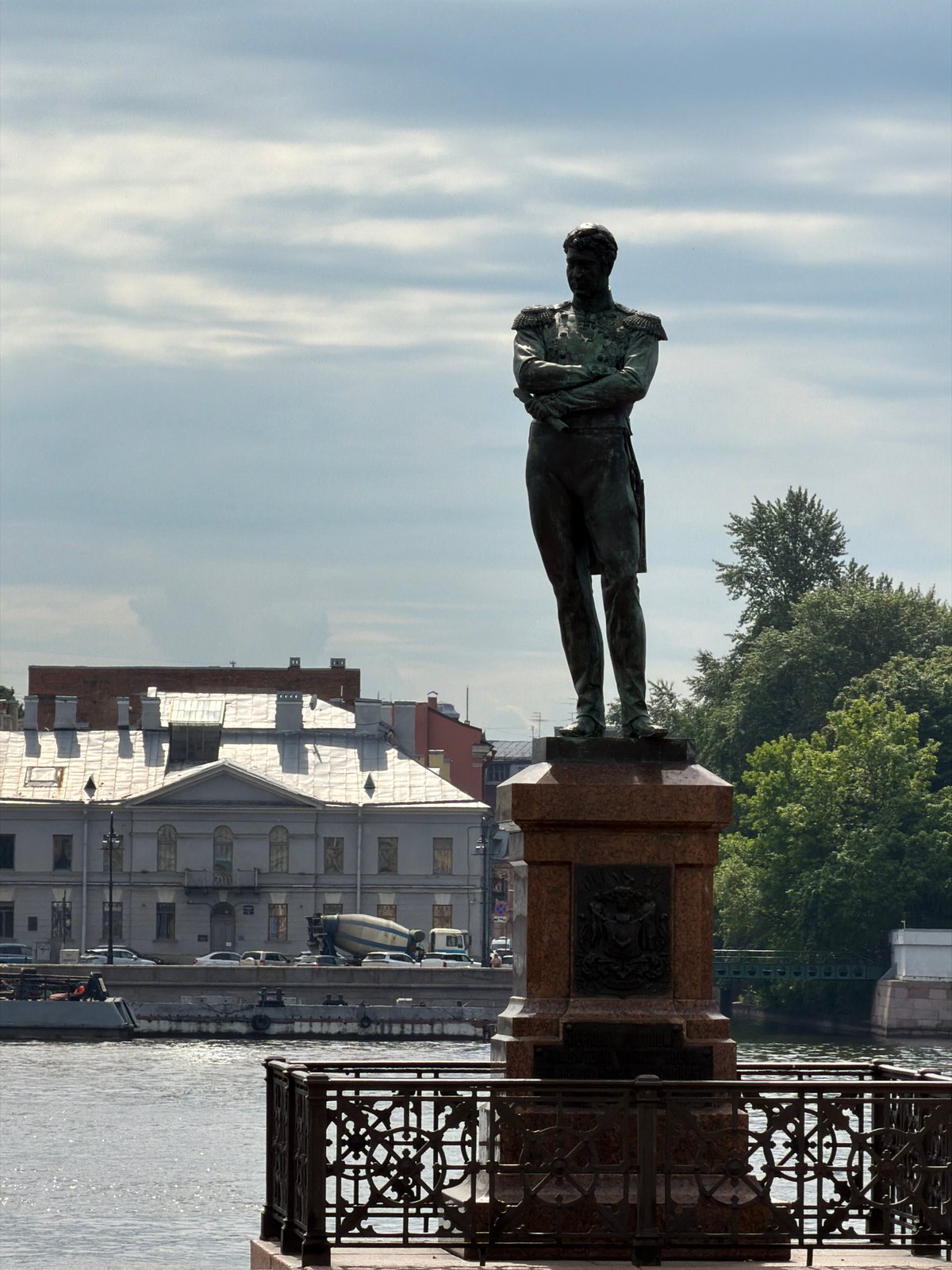 Morning walk through Saint Petersburg streets ends at local café