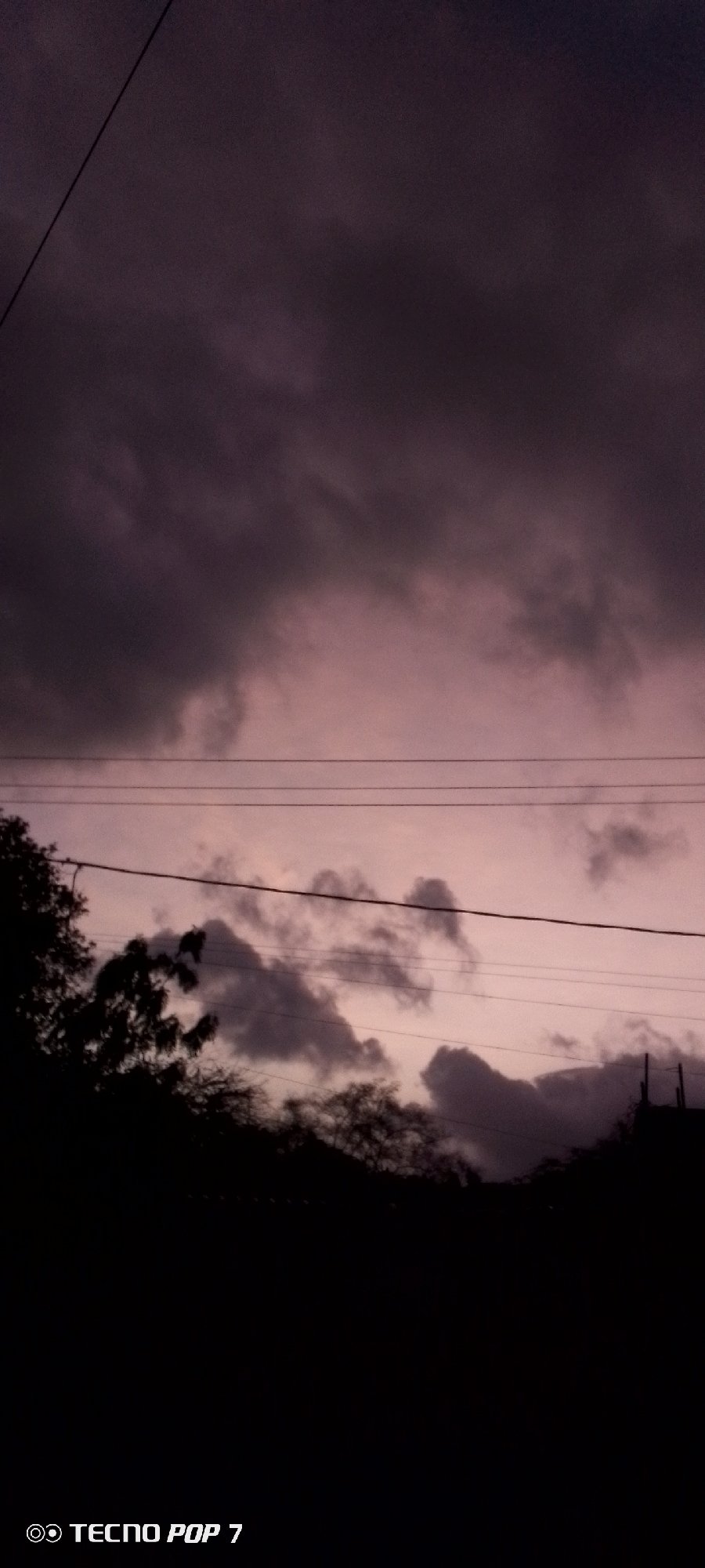 Dramatic twilight skies documented over Altagracia, Venezuela residential area