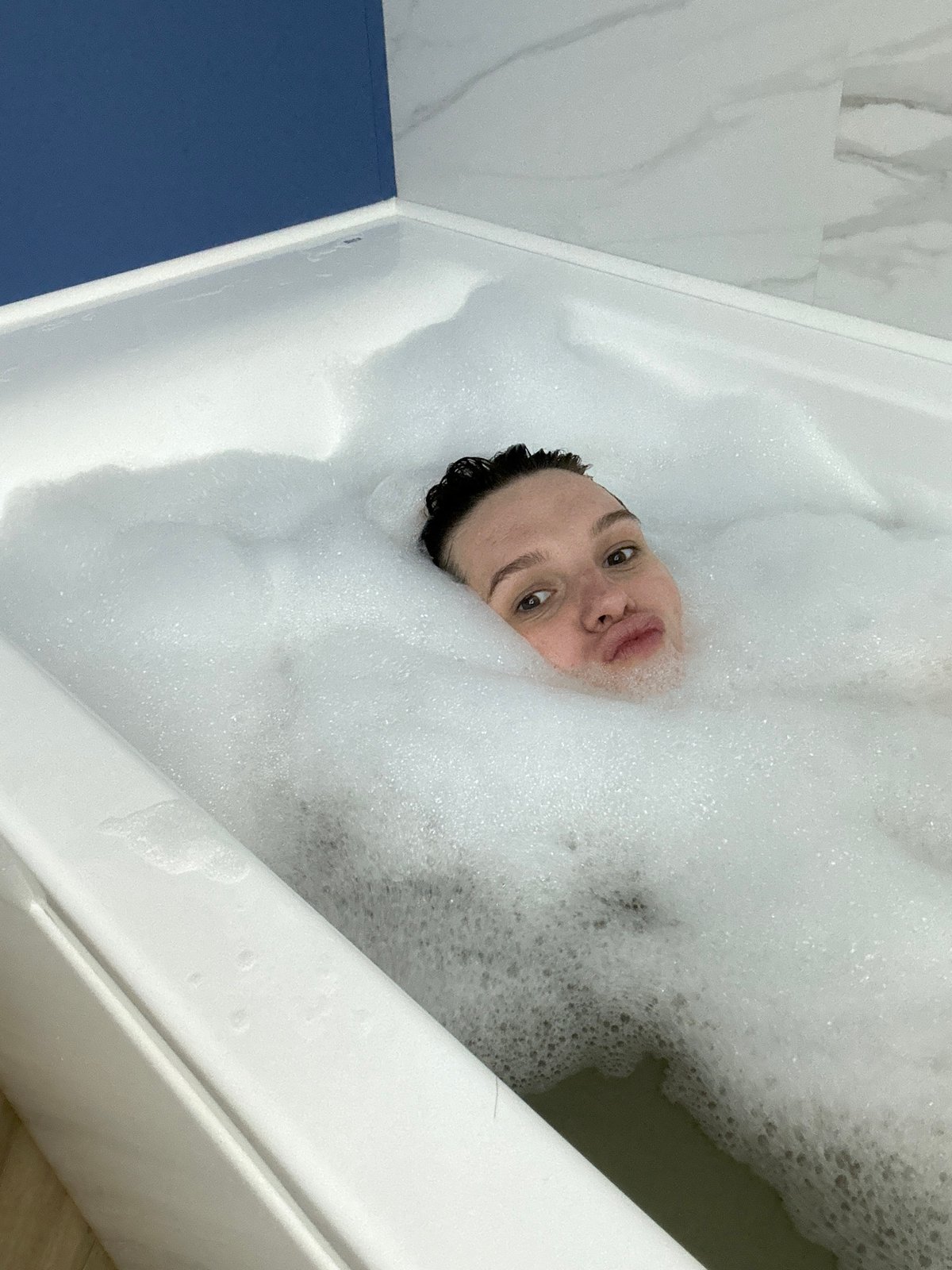 Wellness activities documented in Chaikovsky: yoga and bubble baths