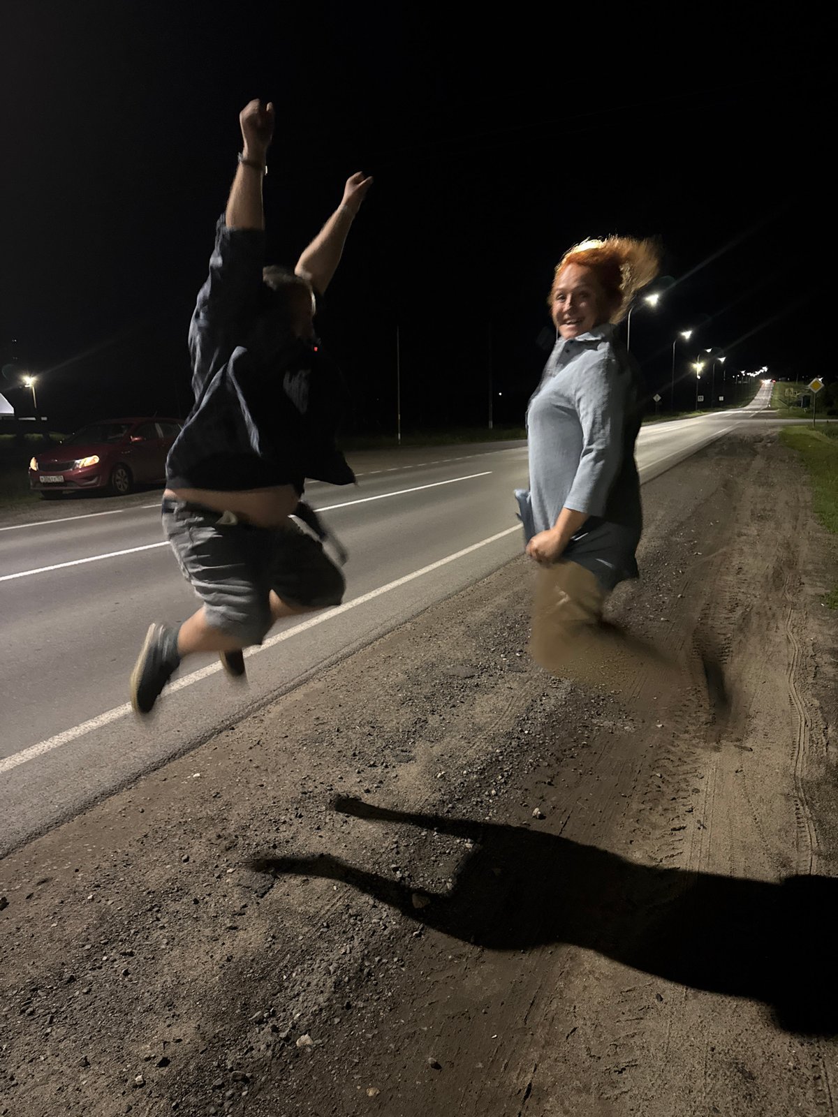 Late-night roadside stop in Анатыш, Russia — food, selfies, jumps.