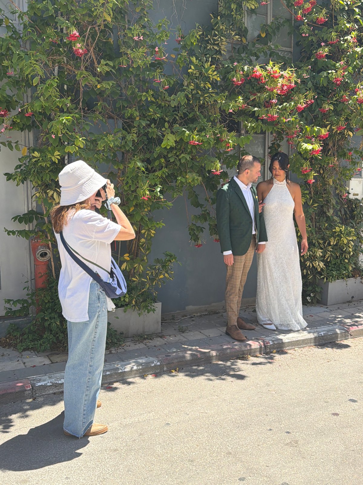 Morning moments captured across Tel Aviv street scenes