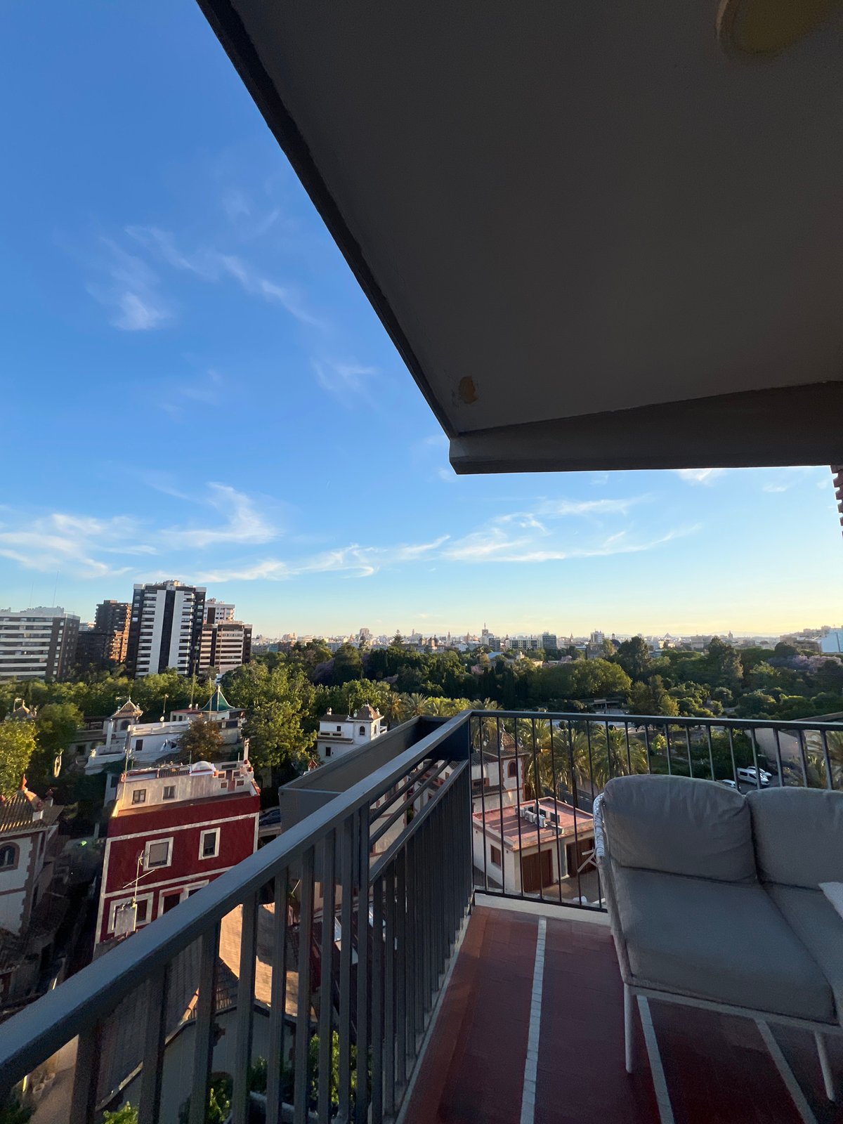 Valencia residents document clear skies and tree-lined streets