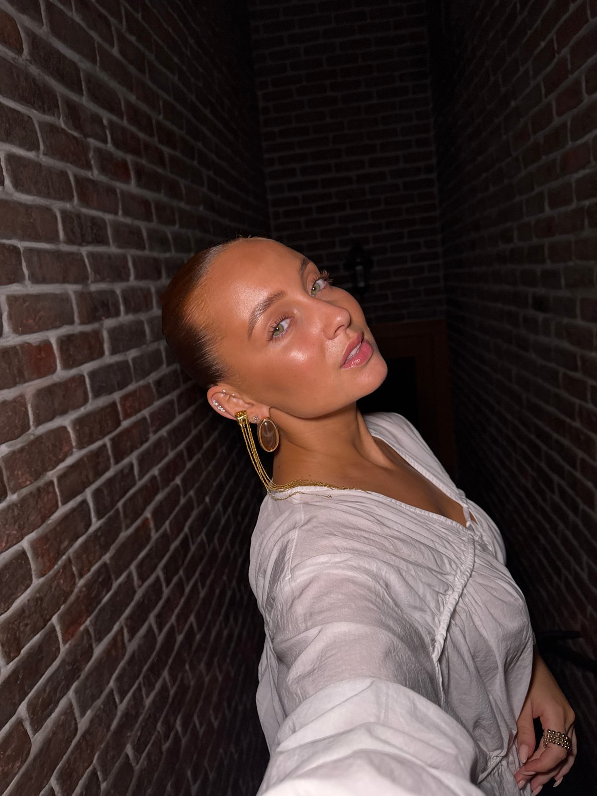 Late night selfie session in Chaikovsky alleyway