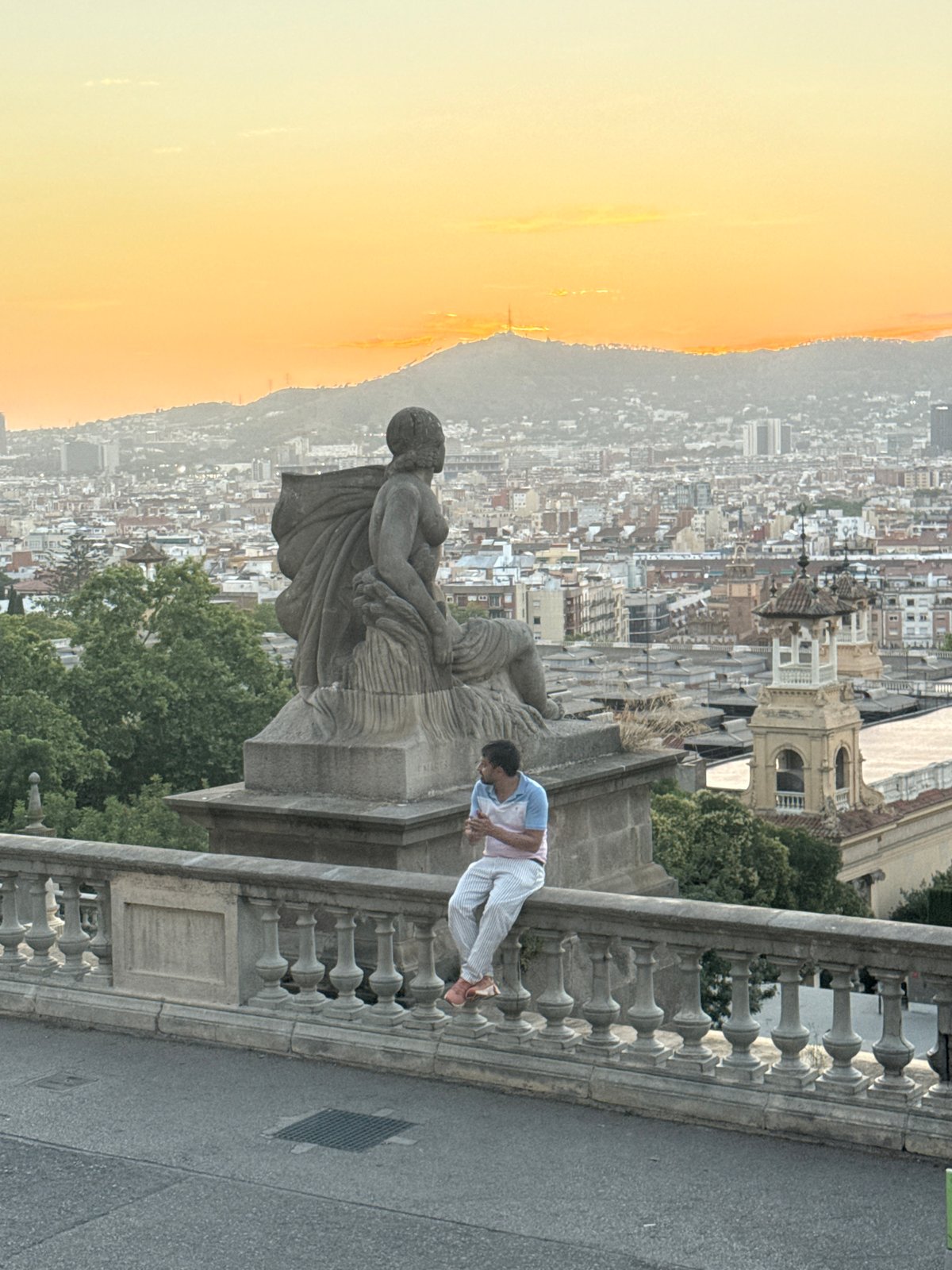Barcelona sunset draws a crowd to the city's high overlooks