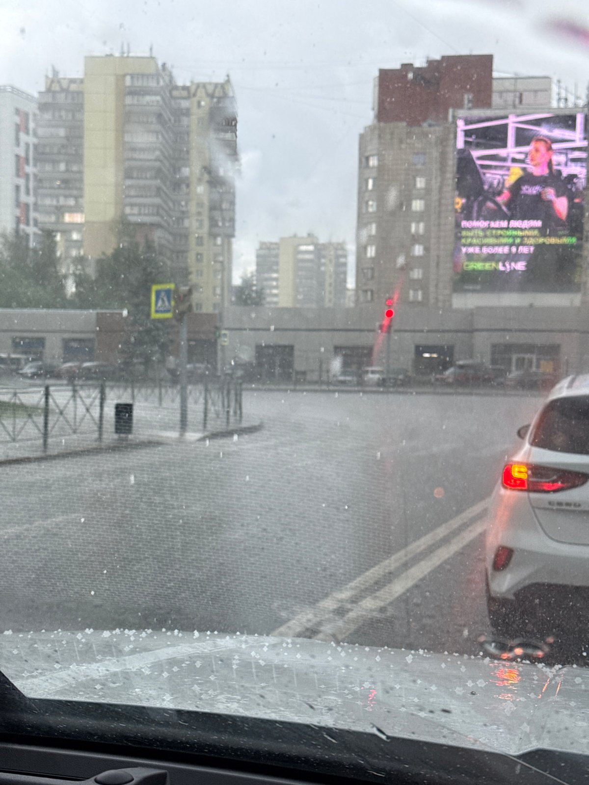 Heavy morning rain reduces visibility for drivers in Perm