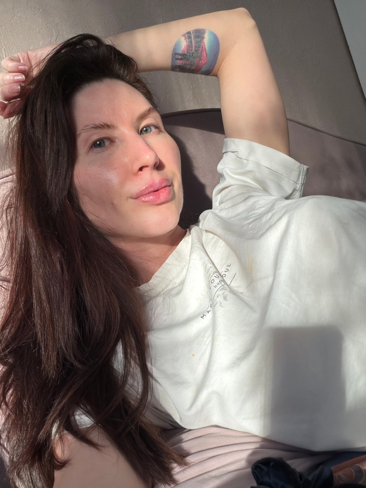 Afternoon rest and meal documented in Perm apartment