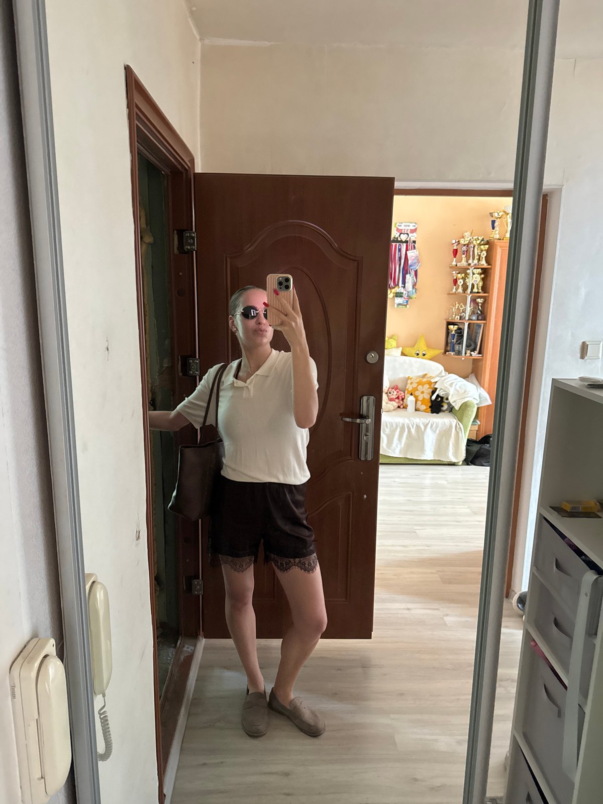 Doorway mirror selfie, casual summer look