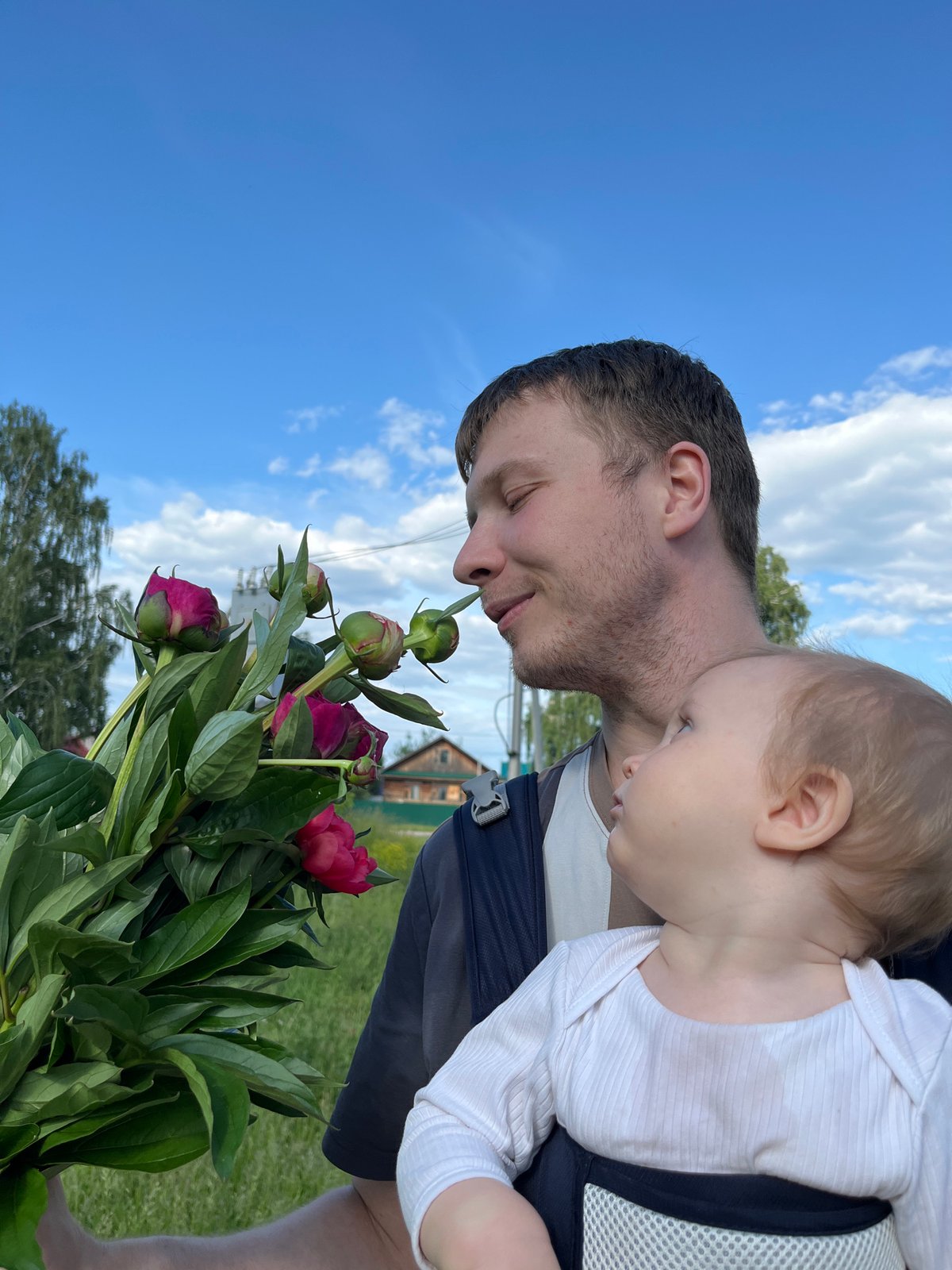 Spring afternoon moments captured across Chaikovsky, Russia parks and waterfront