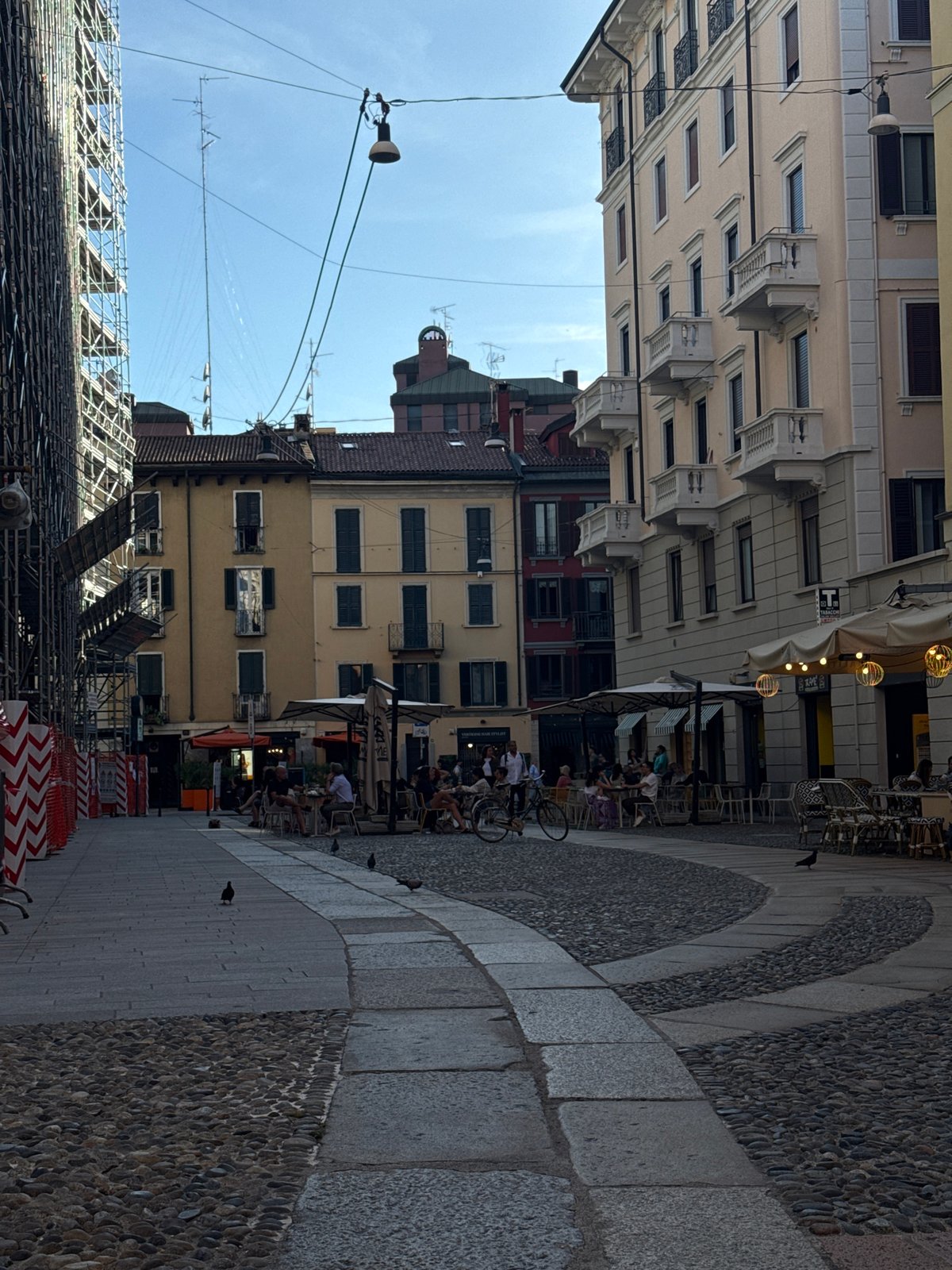 Collectible card game shopping documented in Milan street market