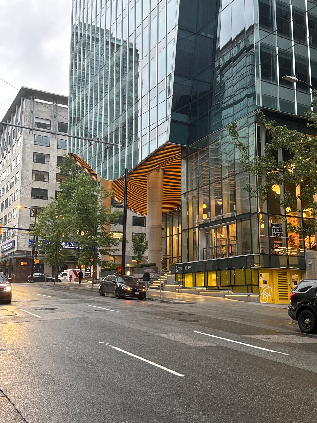 Early morning Vancouver downtown walkthrough captured multiple city landmarks