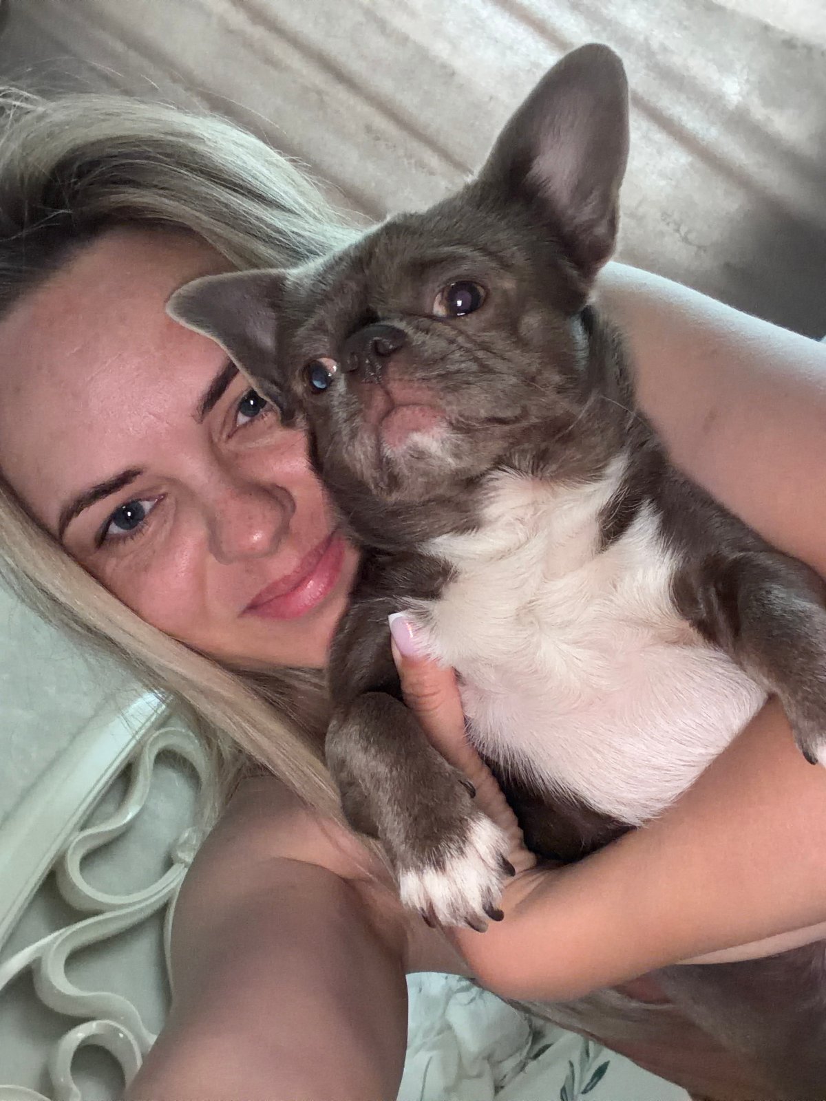 Morning family moments captured in Votkinsk home