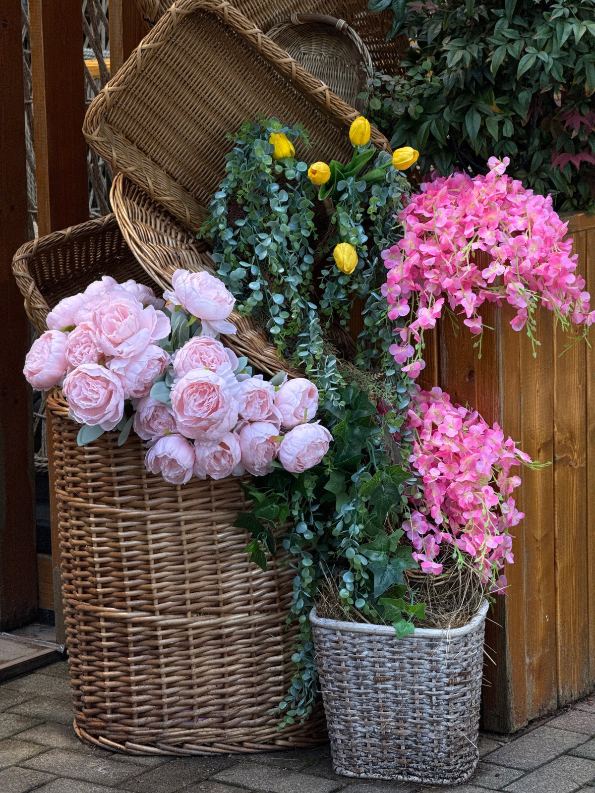 Morning snapshots from Sochi cafés and streets documented