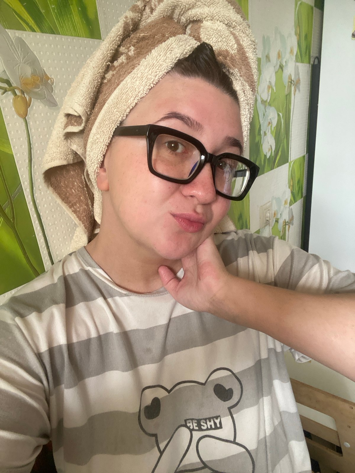 Morning routine documented in Chaikovsky, Russia apartment