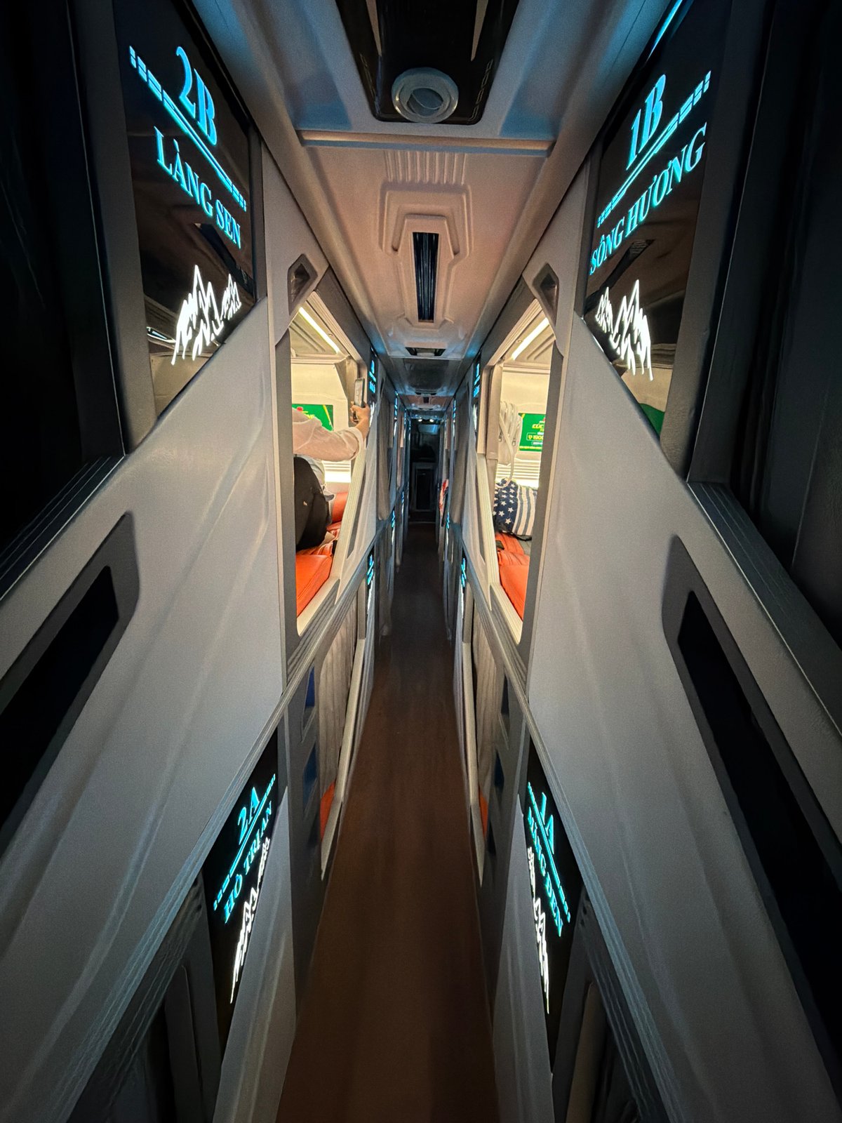 Sleeper bus journey documented in Đại Lãnh, Vietnam