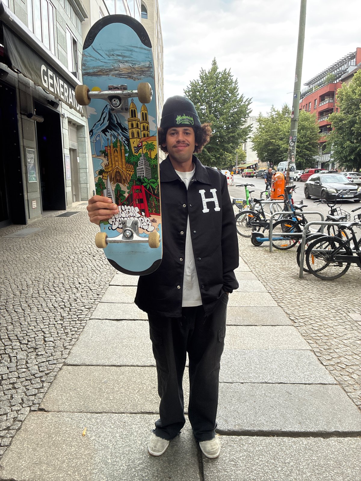 Berlin street life documented in morning snapshots