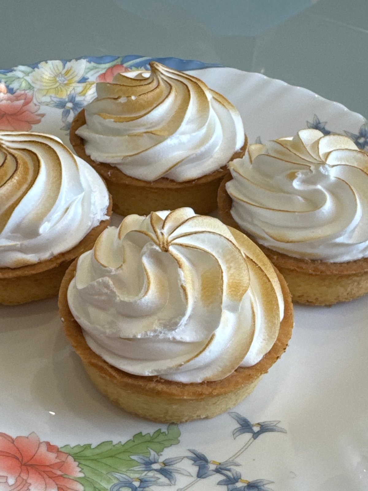 Afternoon pastries and cat moments captured in Saint Petersburg home