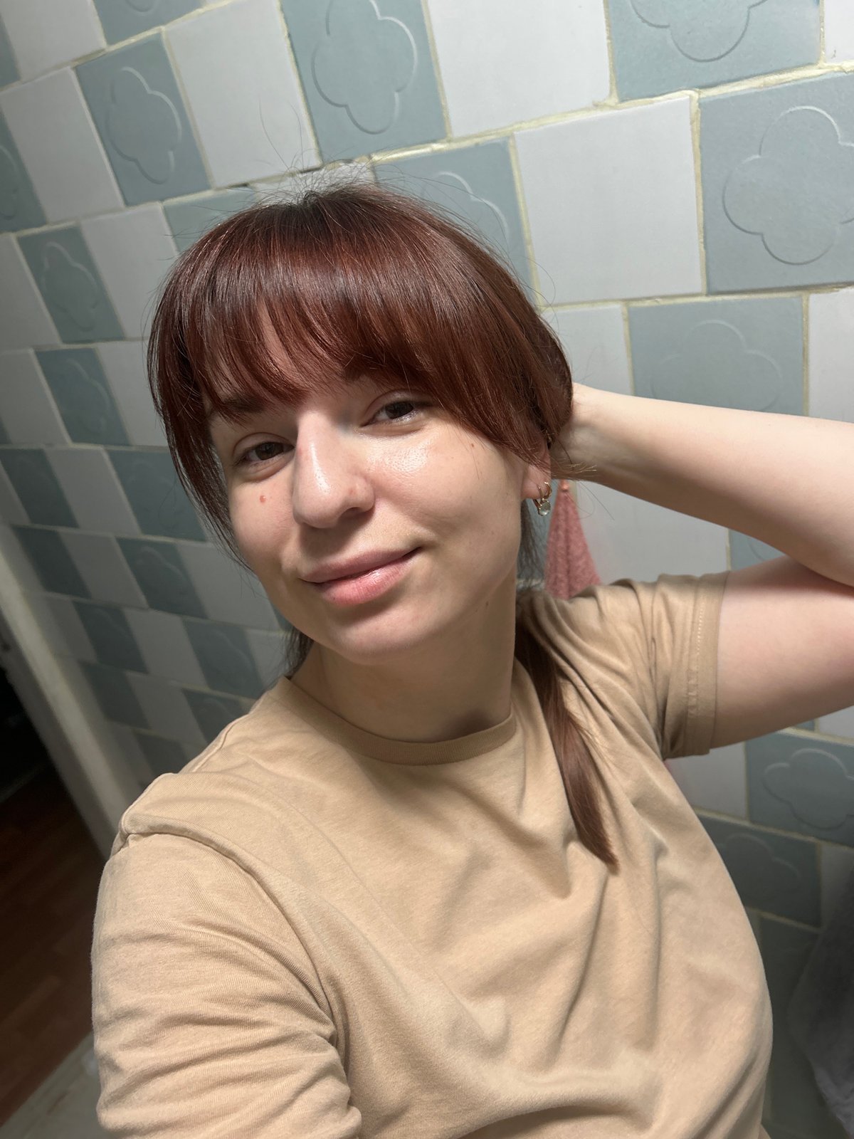 Woman documents late-night beauty routine with dog in Russia