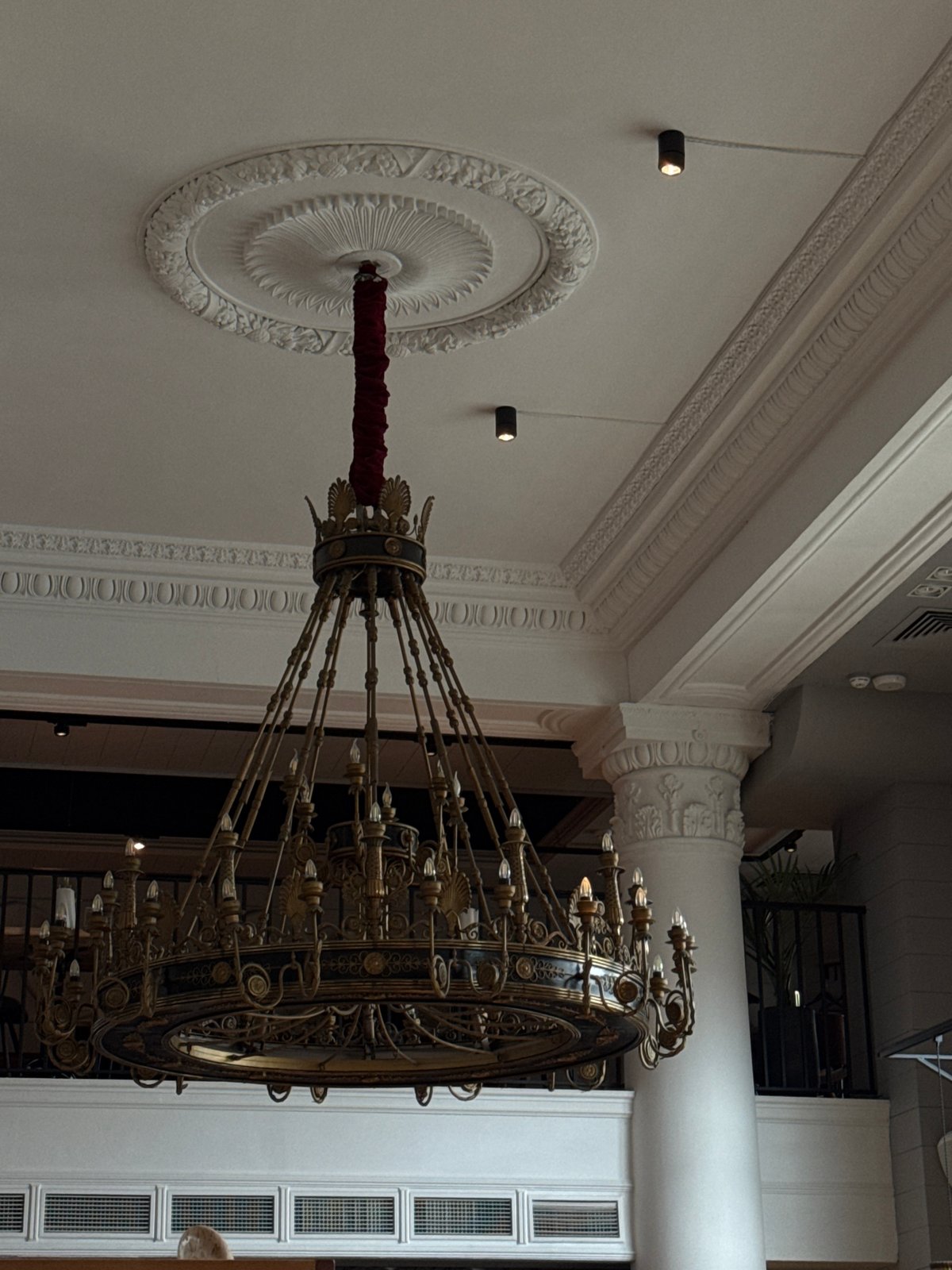 Moscow witness documents ornate interior spaces, personal moments
