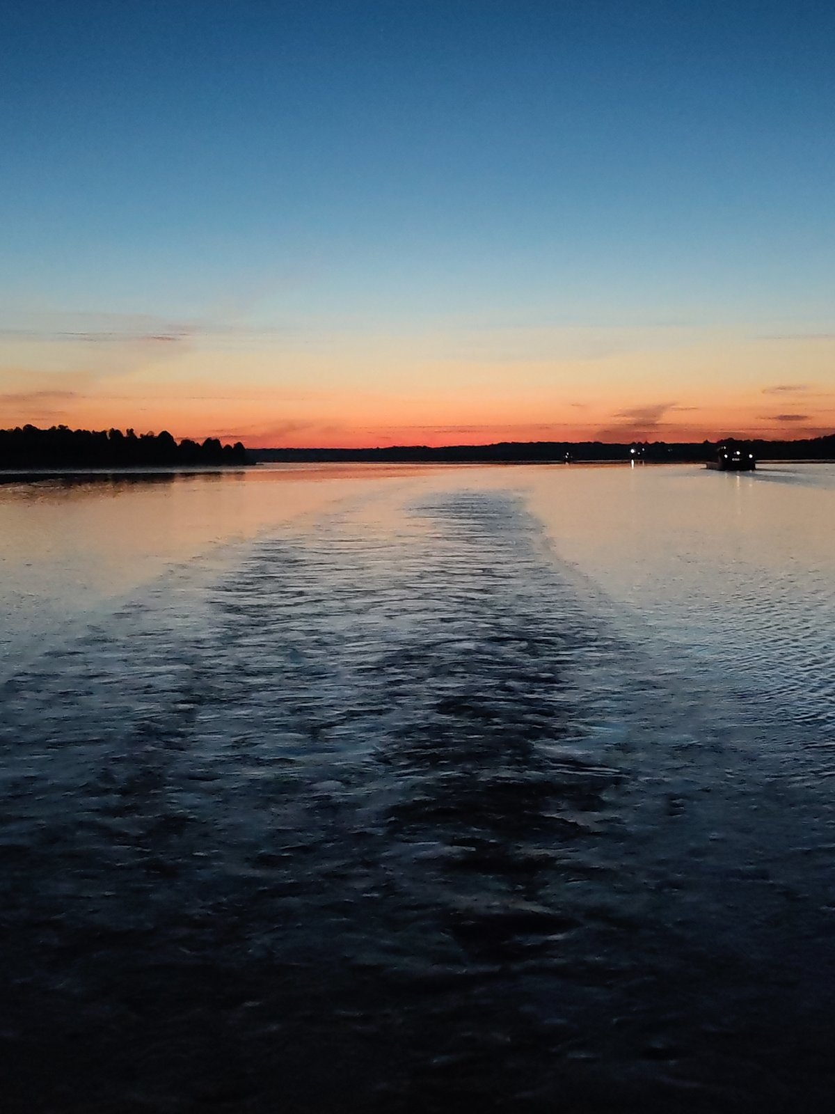 Large vessel observed on Russian waters during twilight