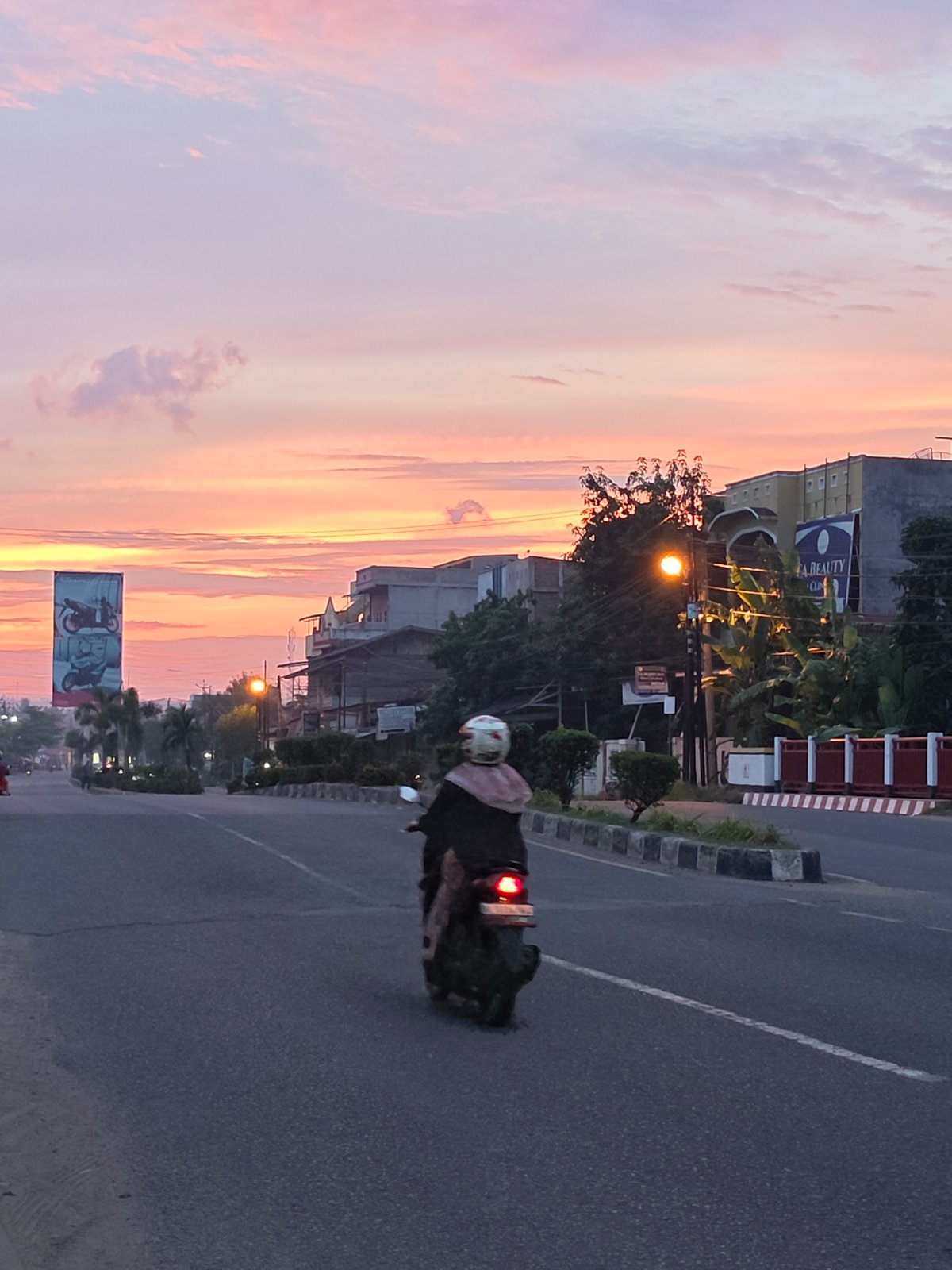 Dawn streets, coffee, and a mosque in Lhokseumawe