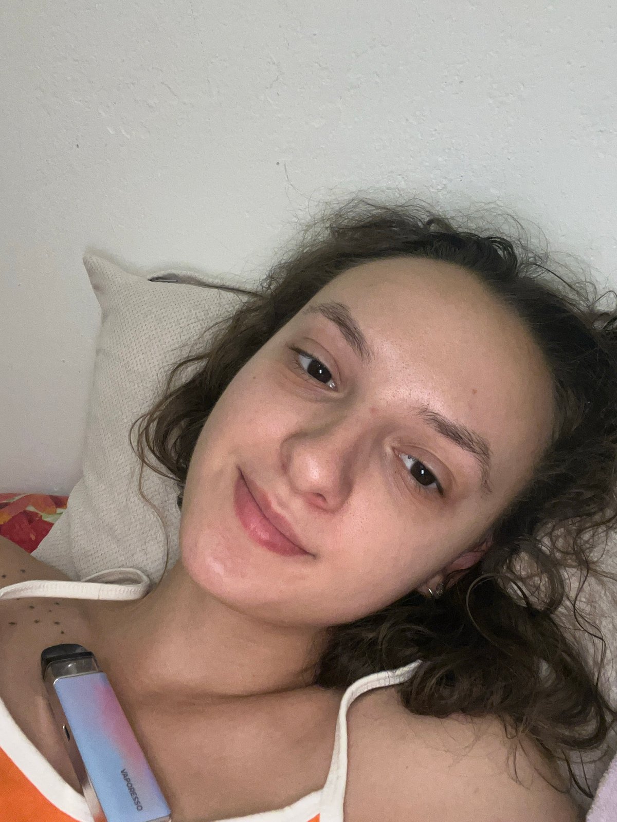 Woman captures intimate selfie session in Saarbrücken bedroom