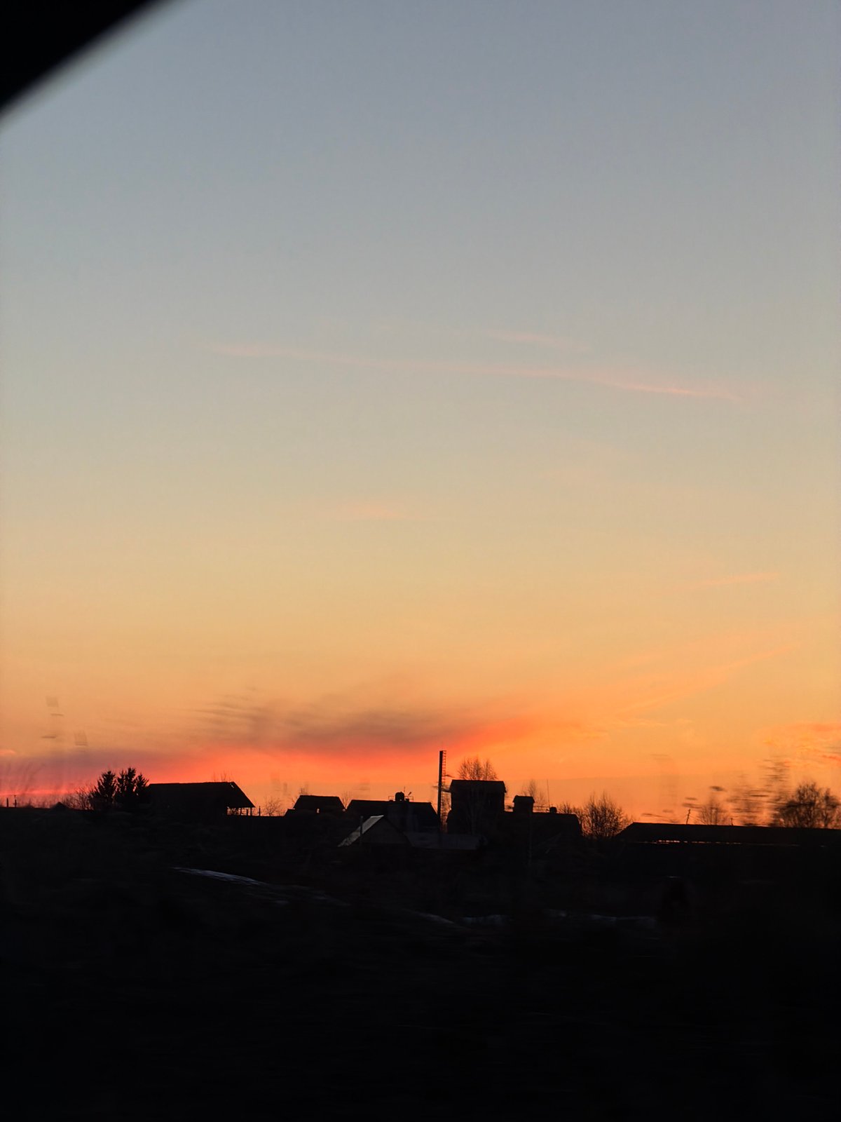 Sunset captured in Gory, Russia shows vibrant sky colors