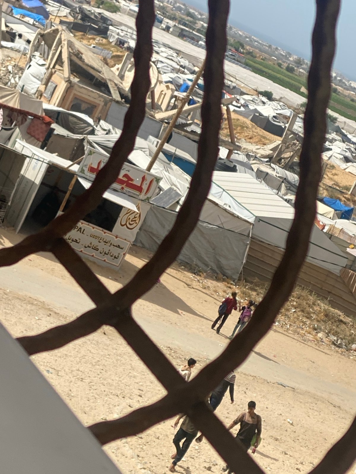 Witnesses document destruction and aid camps in Khan Yunis