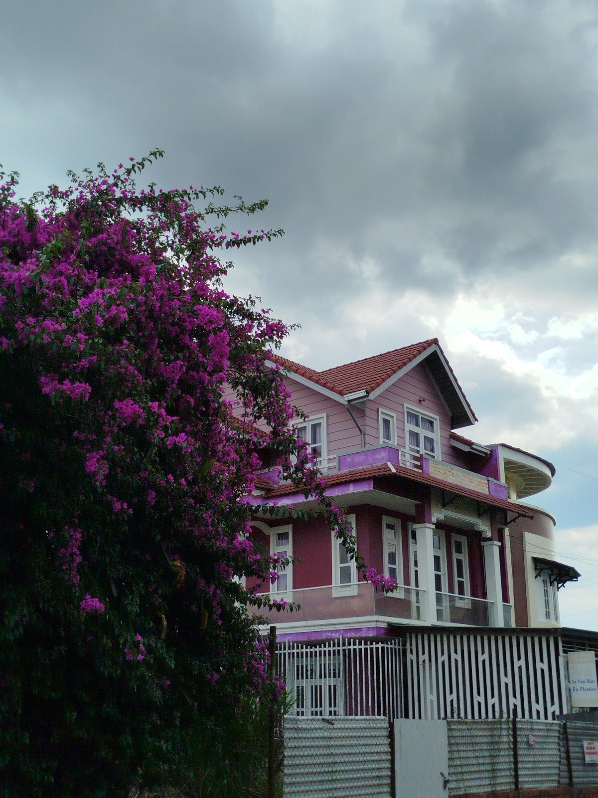 Morning street life and architecture documented in Da Lat