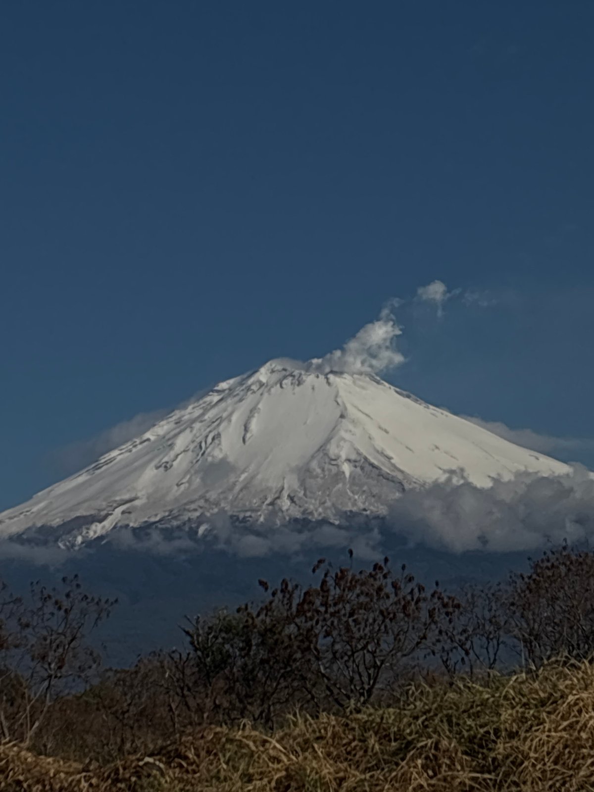 Snow-capped mountain observed near Tenextepec, Mexico
