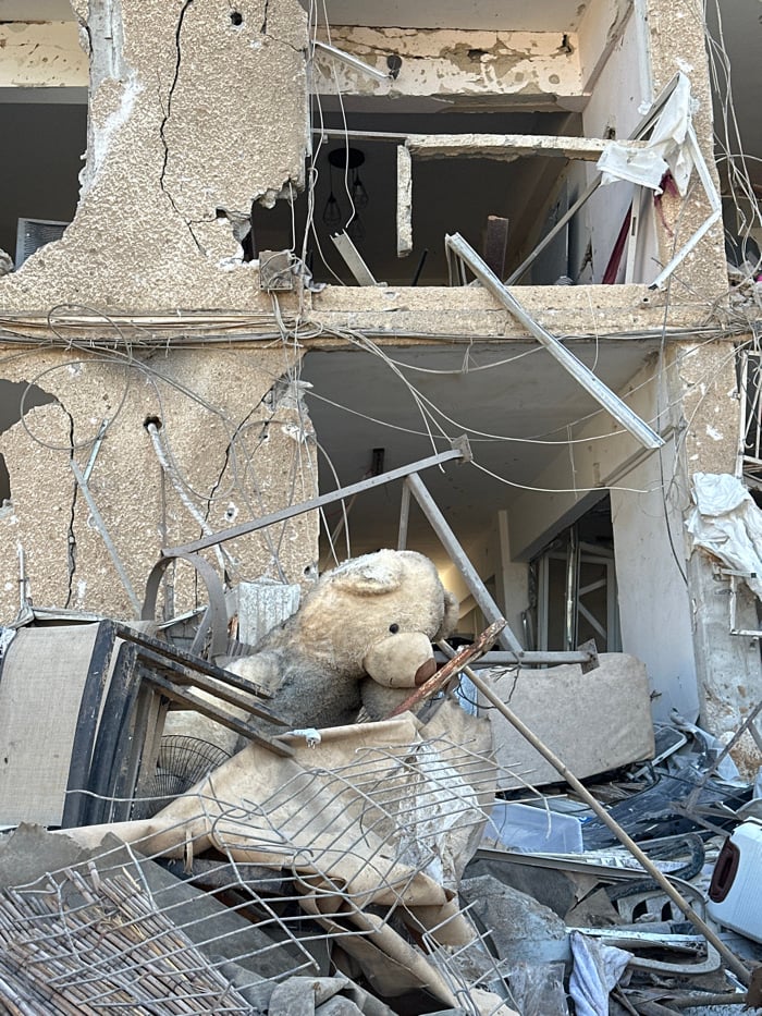 Multi-story building severely damaged in Dimona, Israel