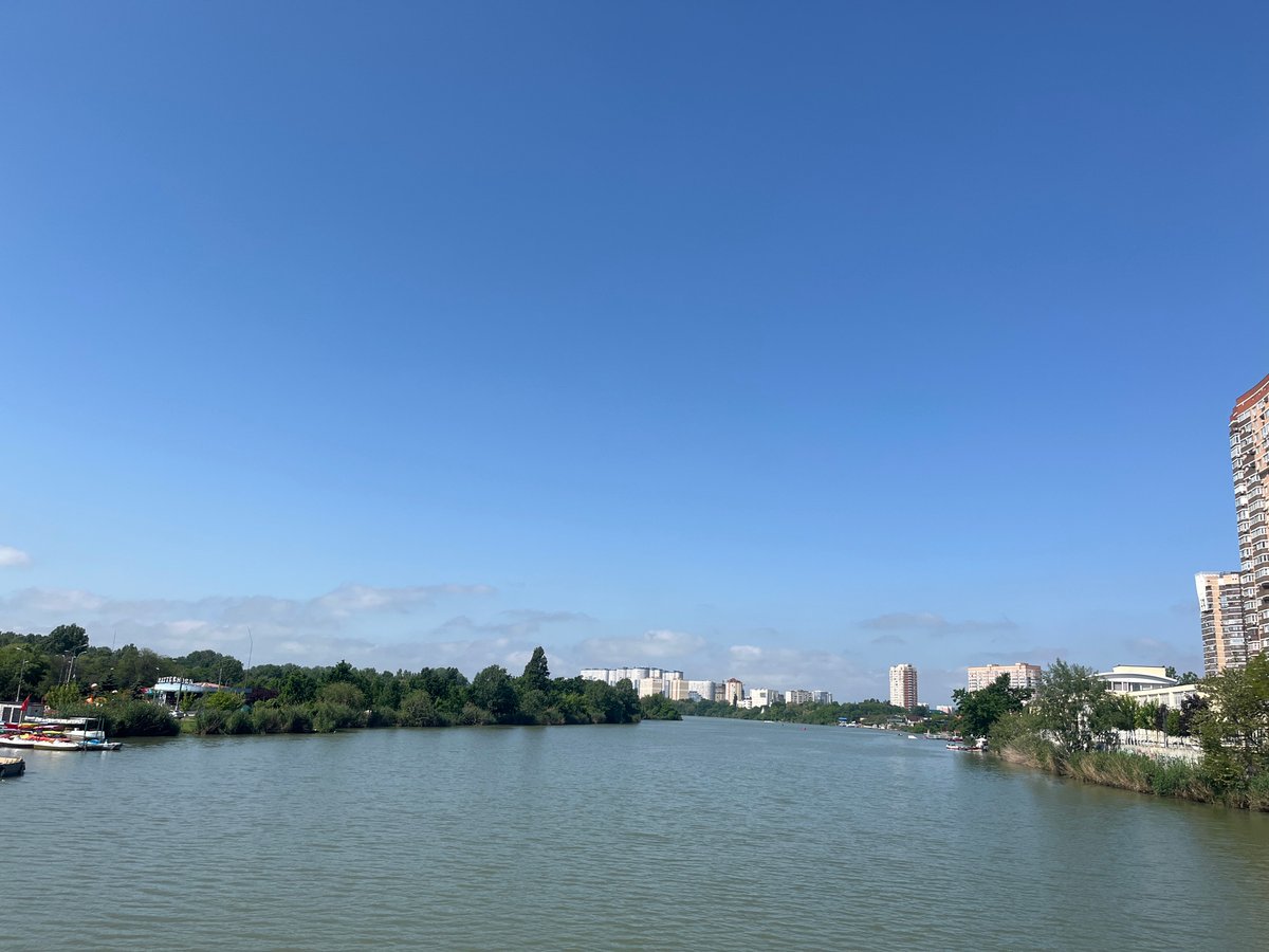 Morning riverside walk documents love locks, wildlife in Krasnodar