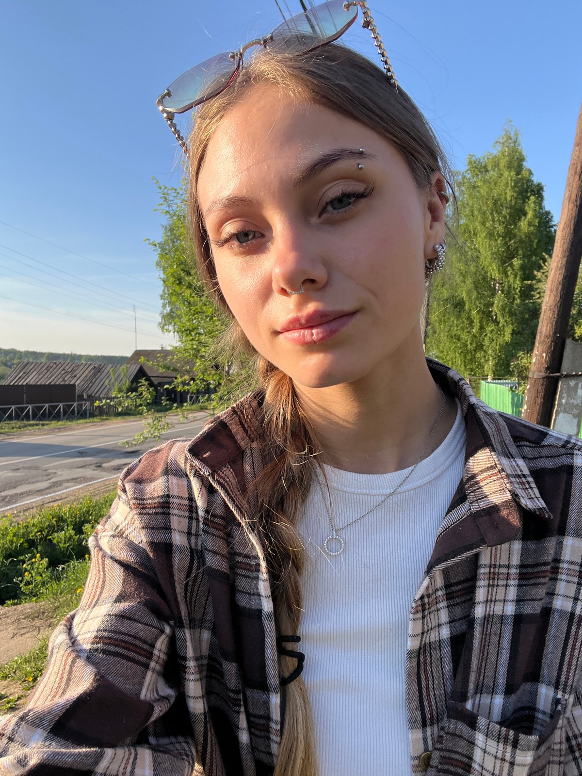 Casual outdoor moments captured in Russian village Фоки