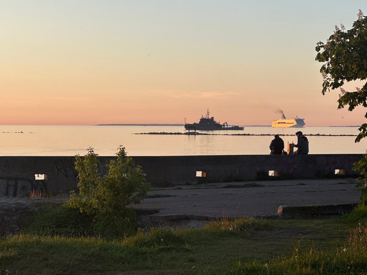 Tallinn waterfront sunset documented across 19 minutes June evening