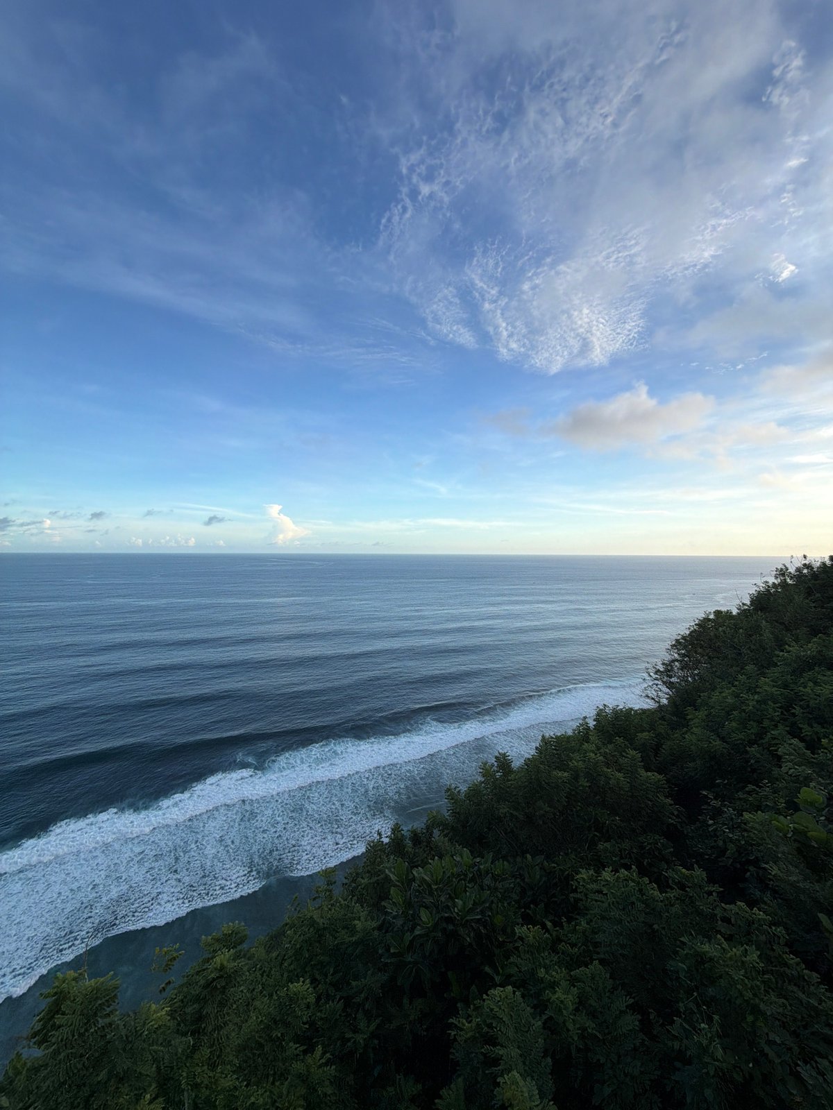Morning coastal views captured in Kuta Selatan, Indonesia