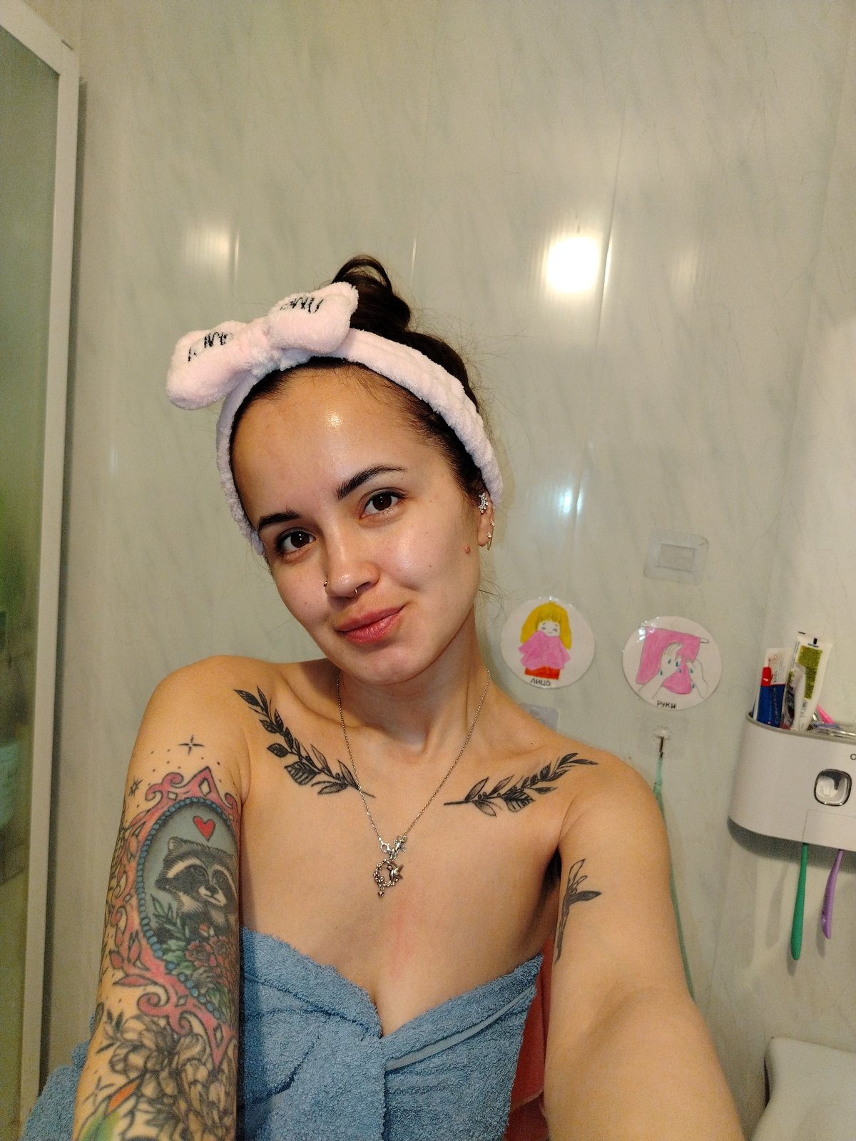 Woman observed in bathroom in Noviy, Russia