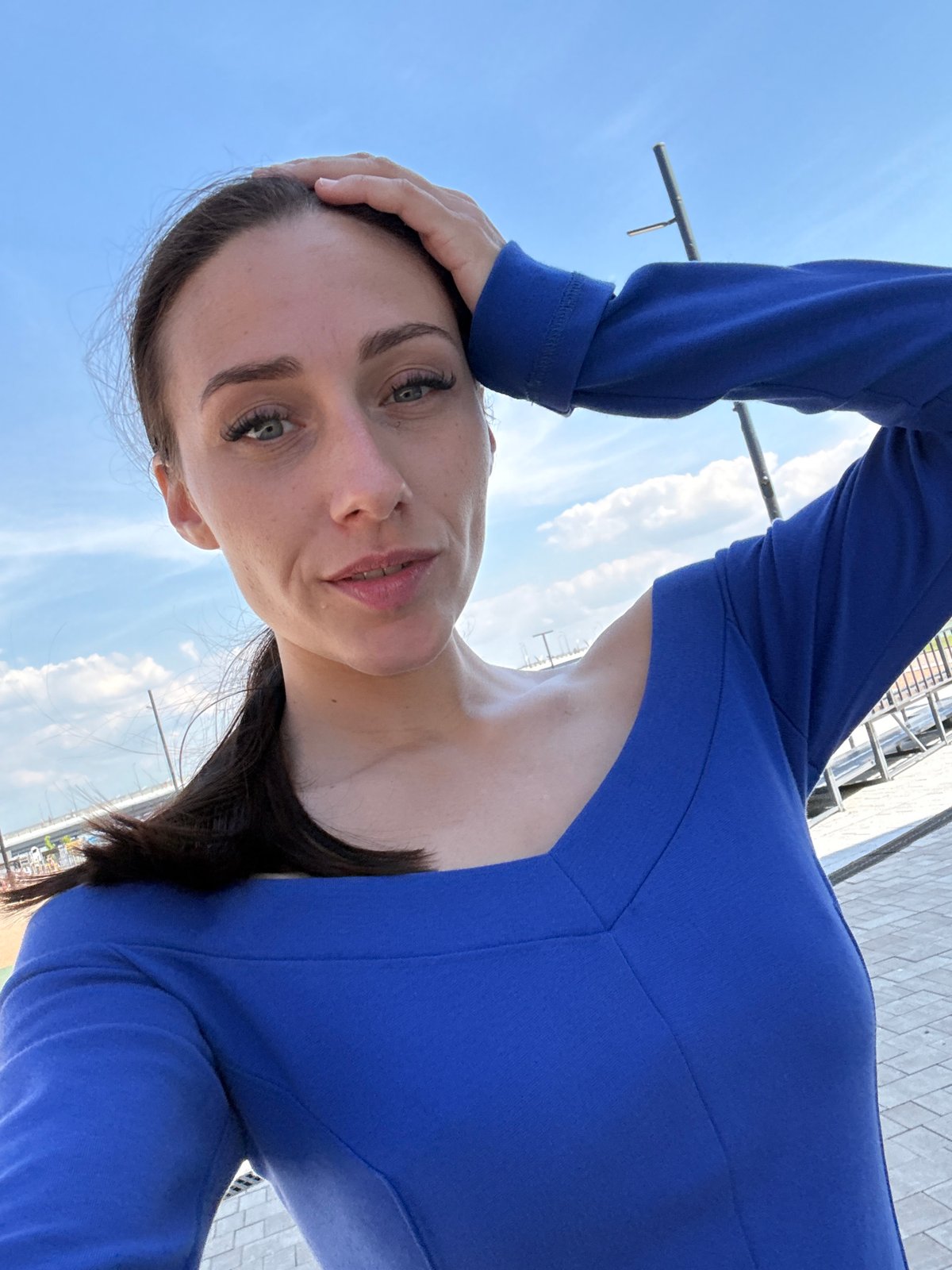 Woman documents Saint Petersburg outing with selfie series