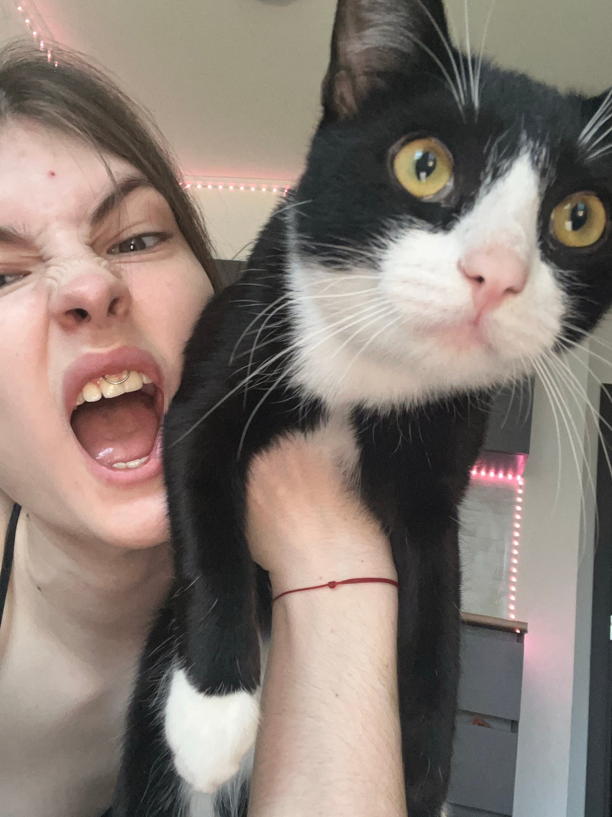 Woman documents morning routine through selfies in Saint Petersburg