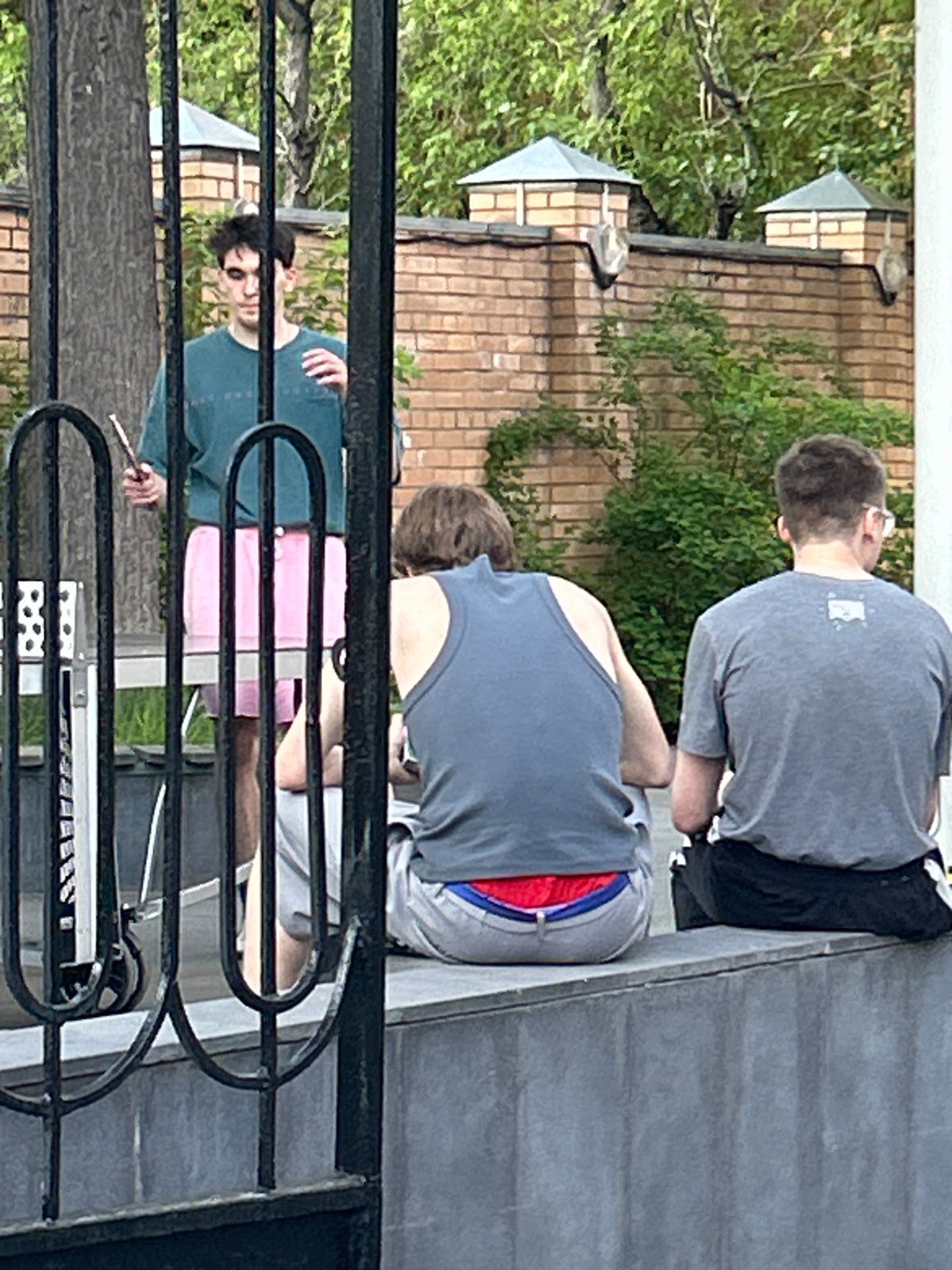 Urban life snapshots captured over 21 minutes show casual moments