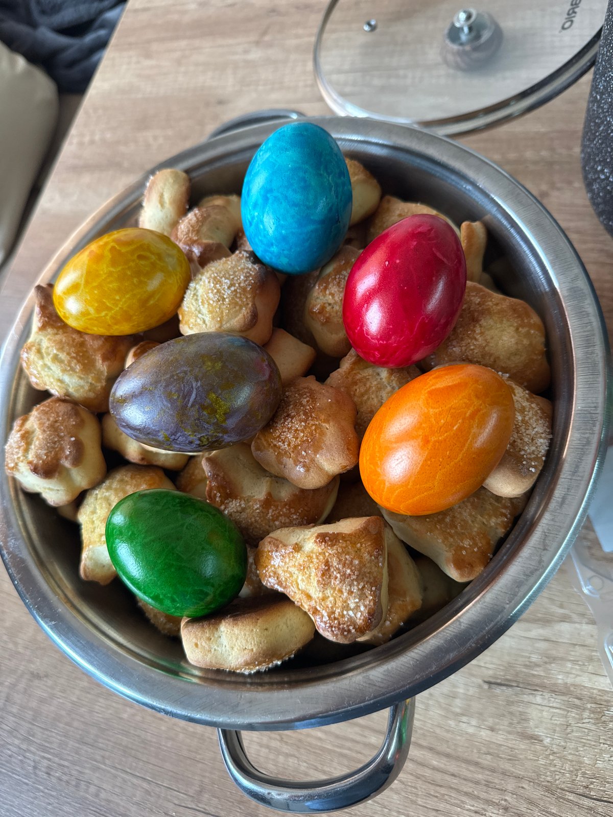 Easter preparations documented in Stara Zagora with cookies and eggs