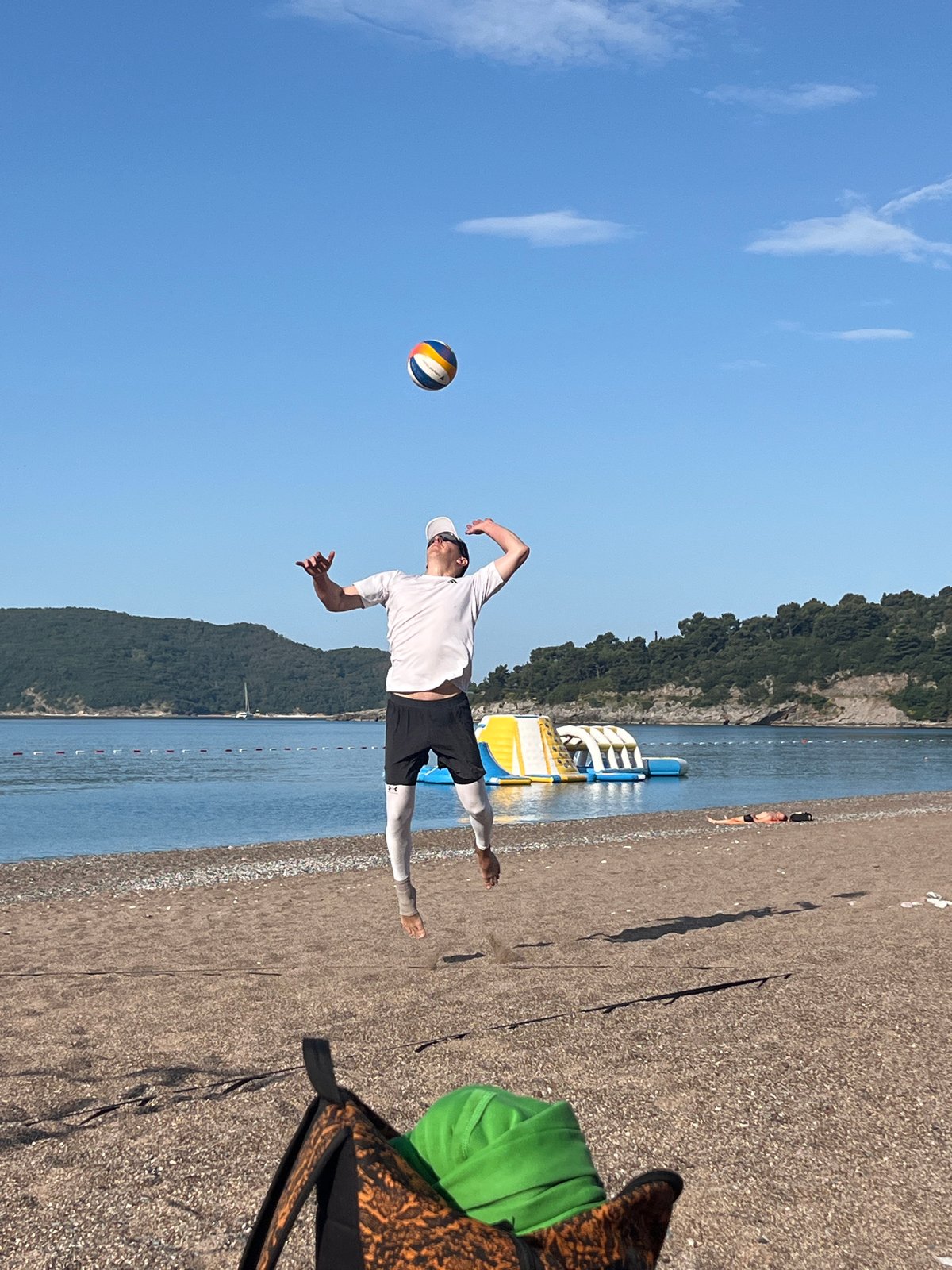 Beach volleyball games and tourist activities recorded in Bečići