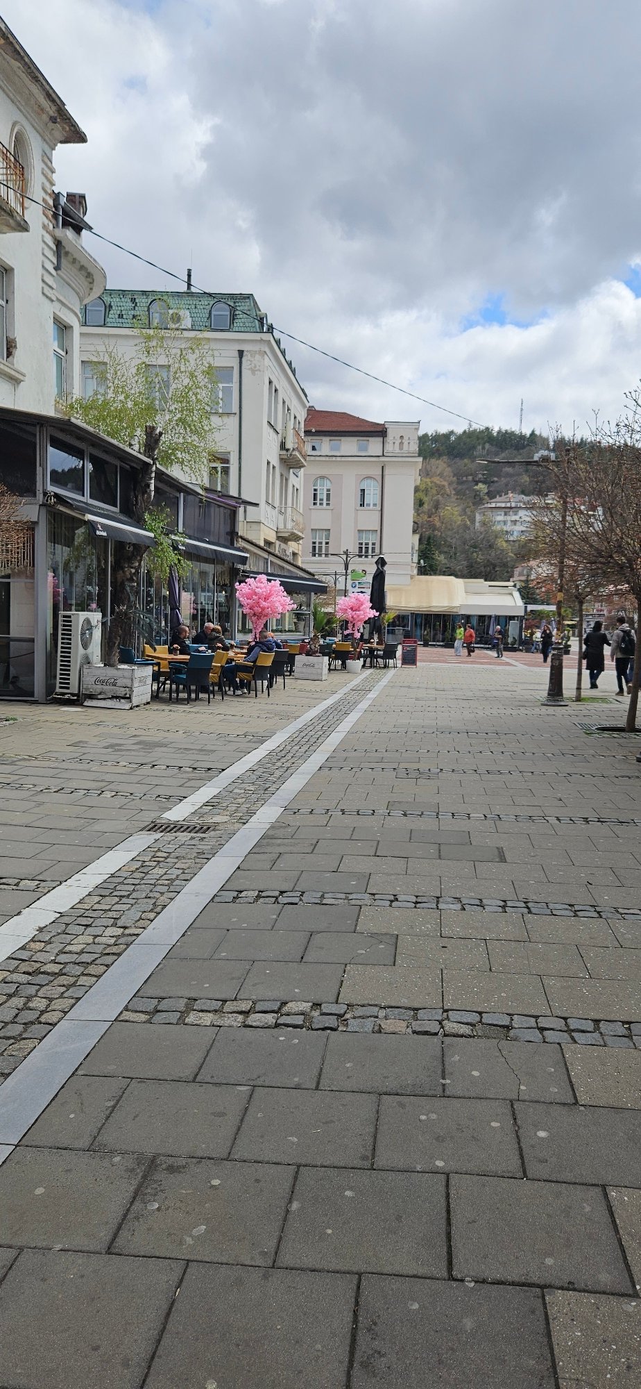 Spring morning walk documented across Blagoevgrad's parks and waterways