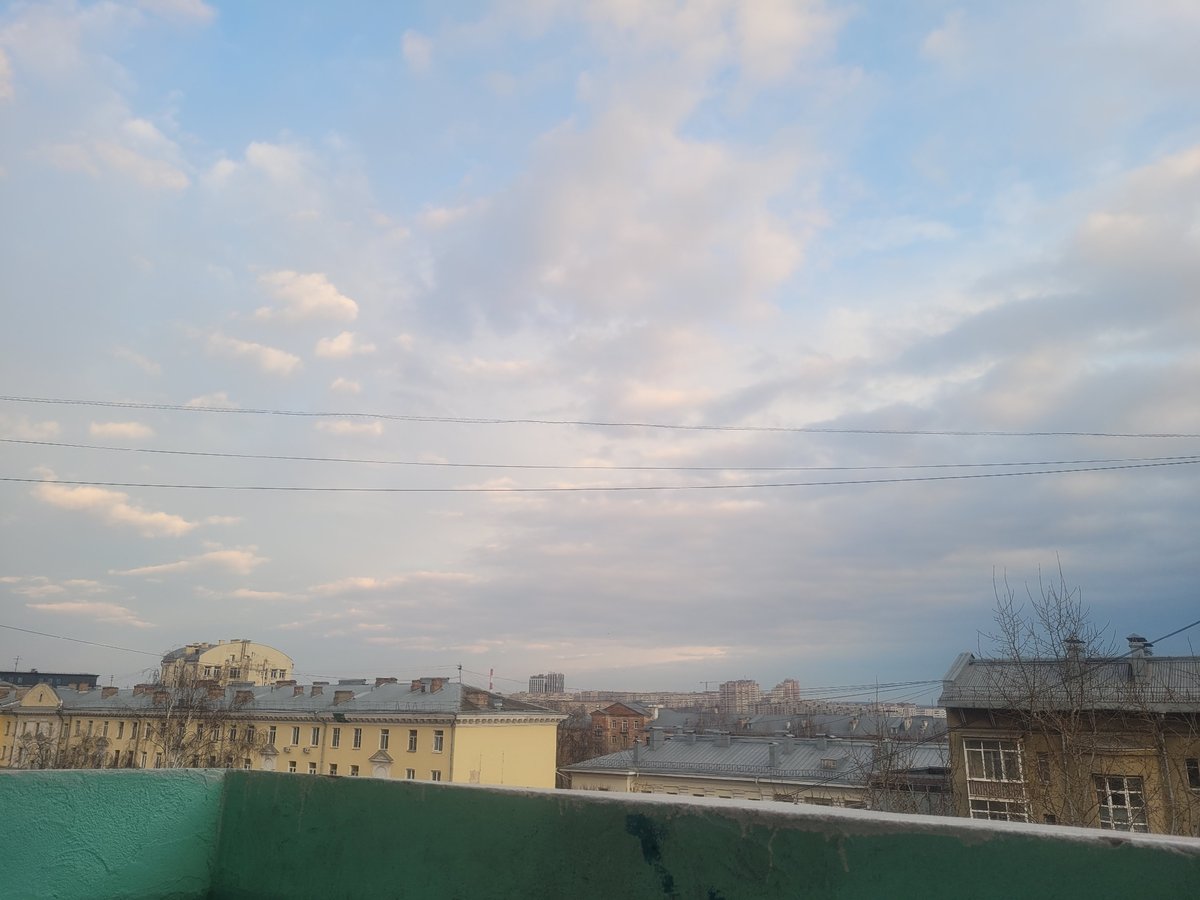 Ordinary afternoon scenes documented in Izhevsk, Russia