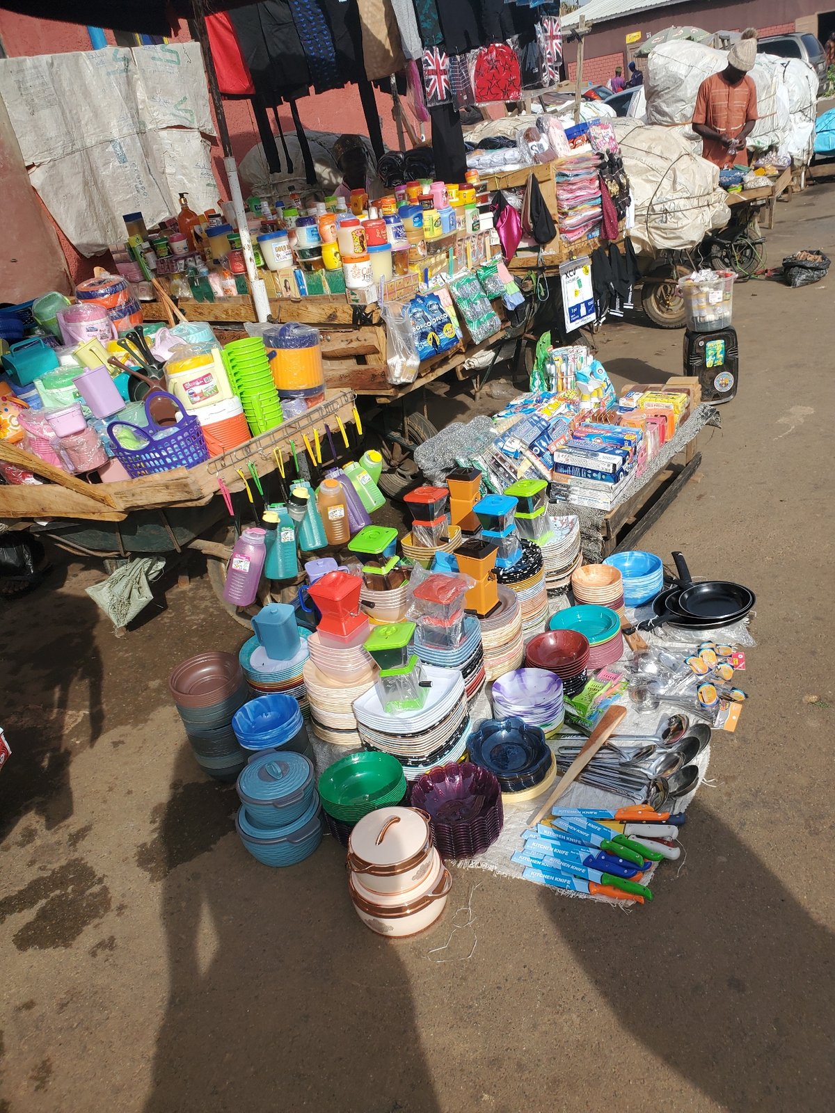 Street life in Bukuru: markets, mechanics, and morning commerce