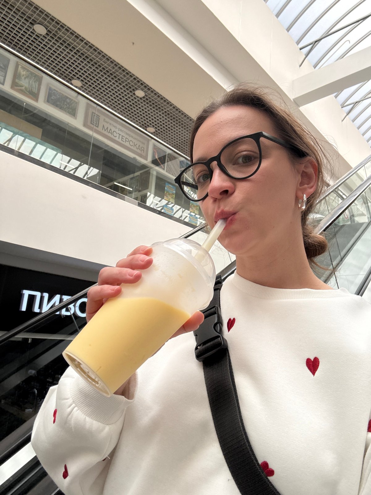Casual shopping mall activities observed in Izhevsk
