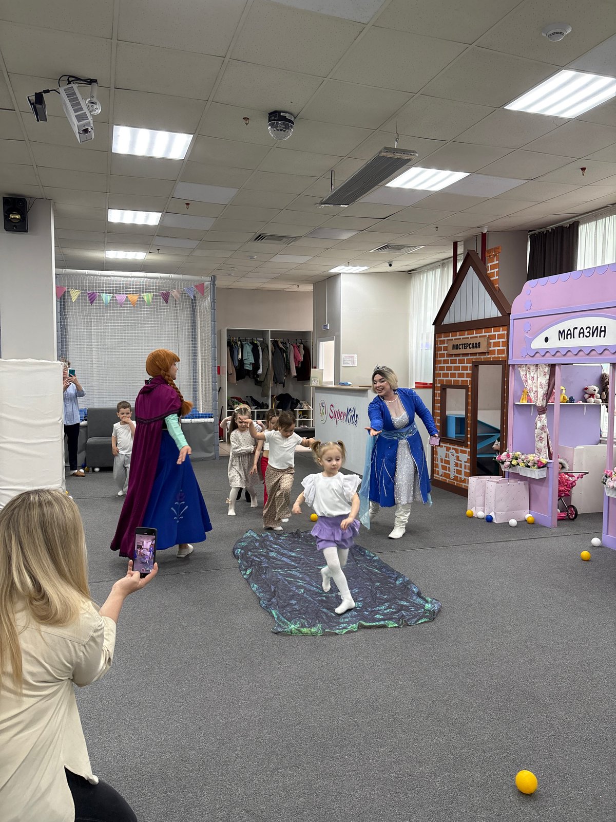 Elsa character performer spotted at Krasnoyarsk children's play area