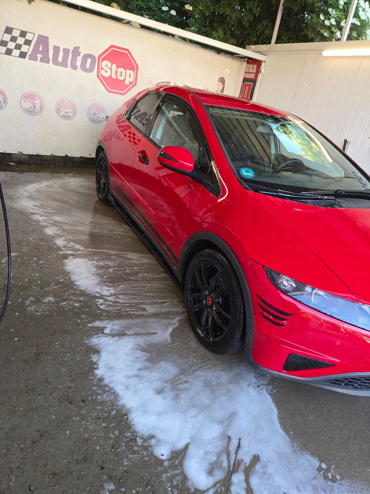 Red Honda Civic Type R spotted at car wash